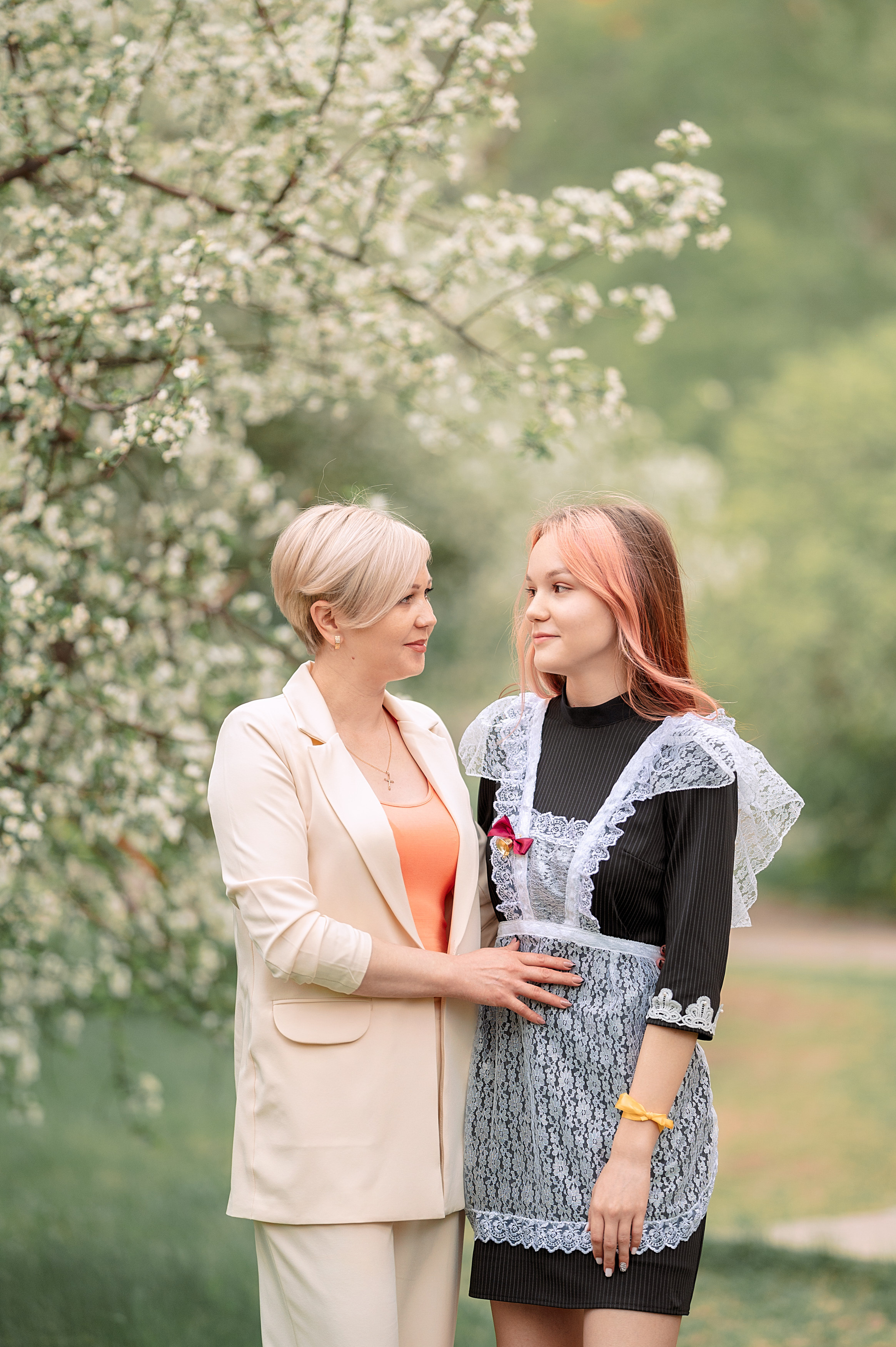 Последний звонок шк. 106 2022. Семейный, свадебный, школьный фотограф в Железногорске Целуев Андрей