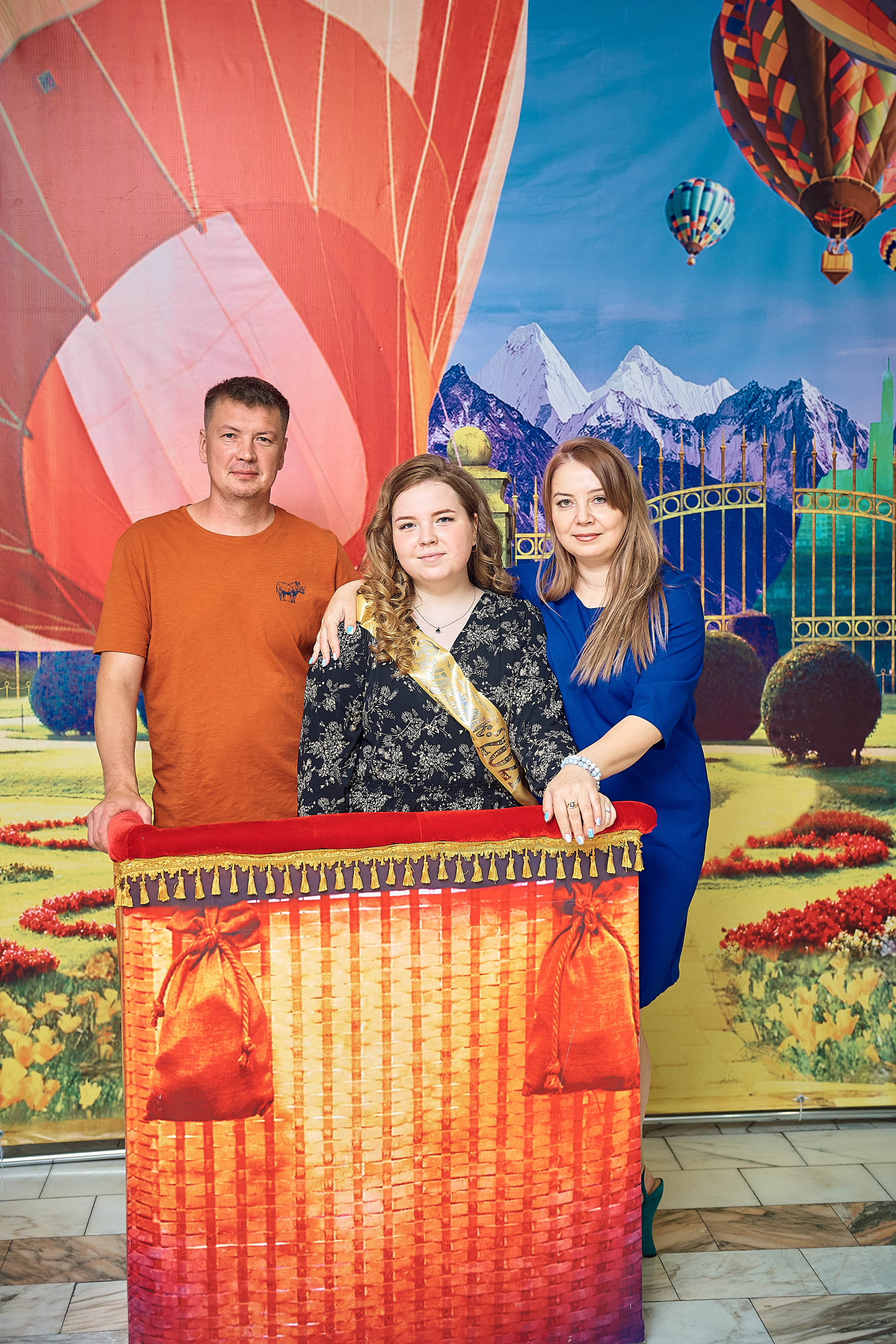 Выпускной 11 кл школа 100 2021 г. Семейный, свадебный, школьный фотограф в Железногорске Целуев Андрей