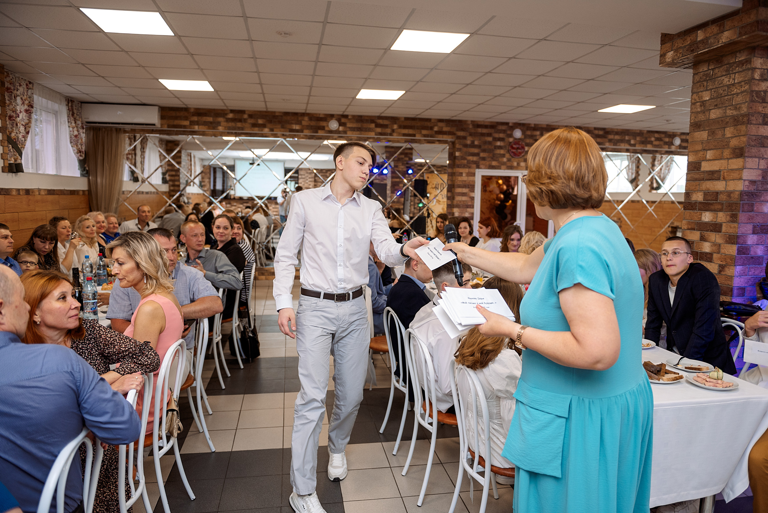 ВЫПУСКНОЙ 9кл. гимназия 91. Семейный, свадебный, школьный фотограф в Железногорске Целуев Андрей