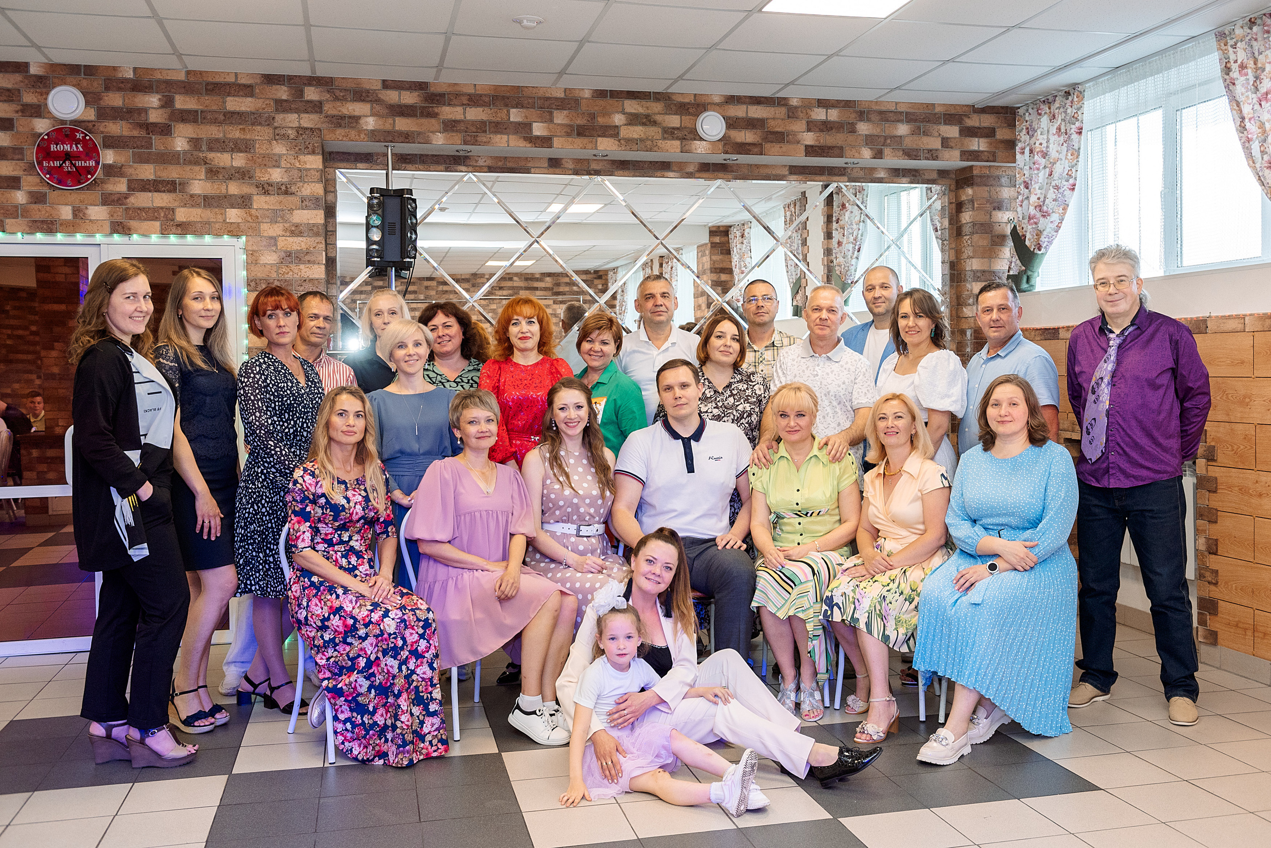 ВЫПУСКНОЙ 9кл. шк.106. Семейный, свадебный, школьный фотограф в Железногорске Целуев Андрей