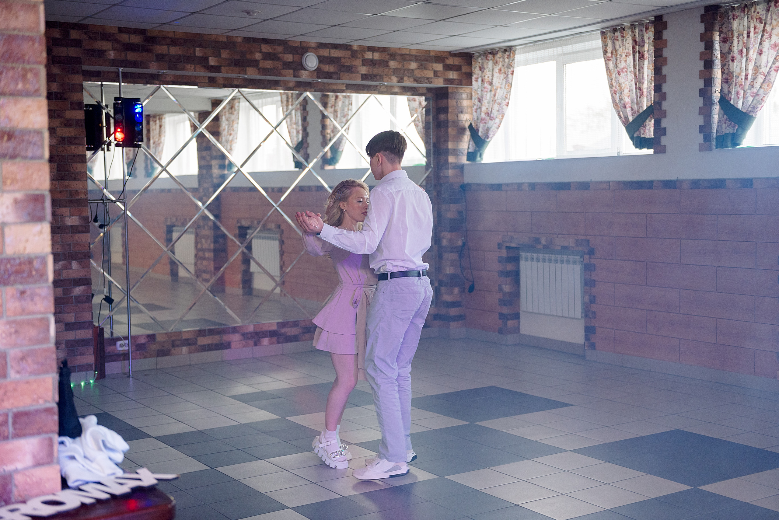 ВЫПУСКНОЙ 9кл. гимназия 91. Семейный, свадебный, школьный фотограф в Железногорске Целуев Андрей