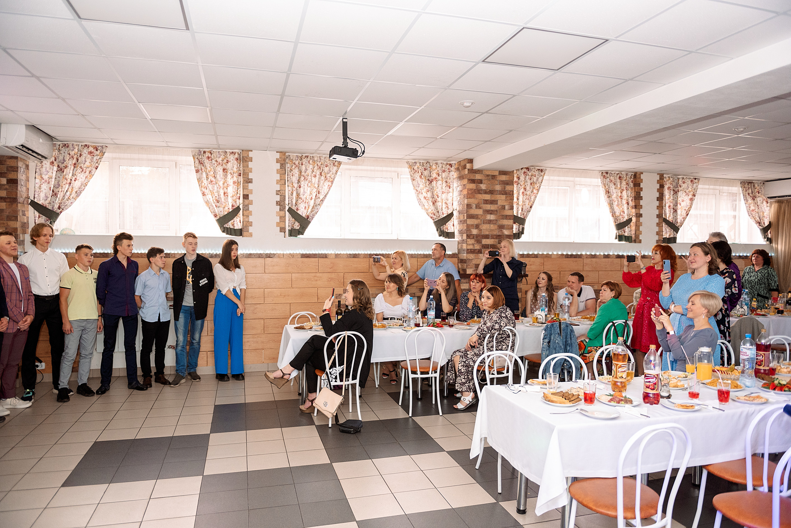 ВЫПУСКНОЙ 9кл. шк.106. Семейный, свадебный, школьный фотограф в Железногорске Целуев Андрей