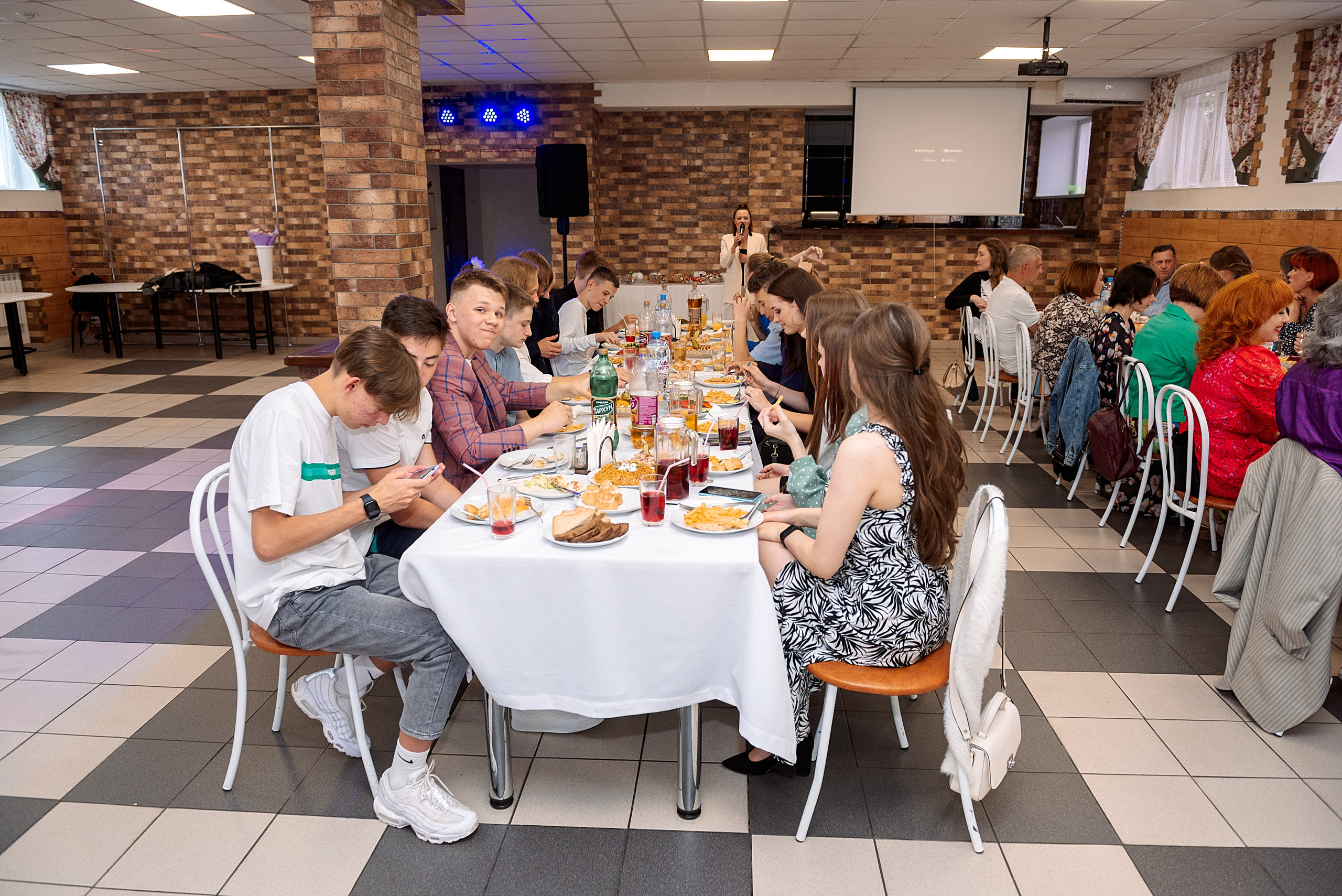 ВЫПУСКНОЙ 9кл. шк.106. Семейный, свадебный, школьный фотограф в Железногорске Целуев Андрей