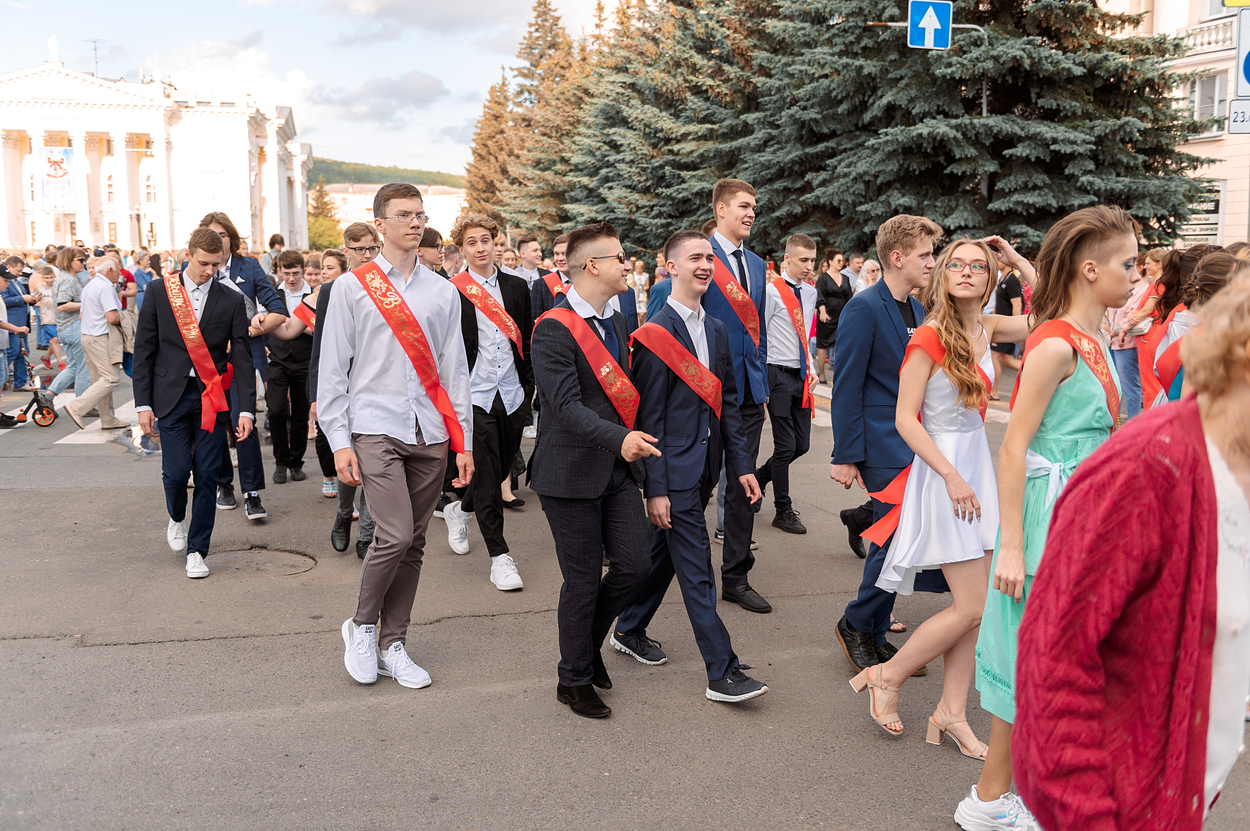 ВЫПУСКНОЙ 11А шк106. Семейный, свадебный, школьный фотограф в Железногорске Целуев Андрей