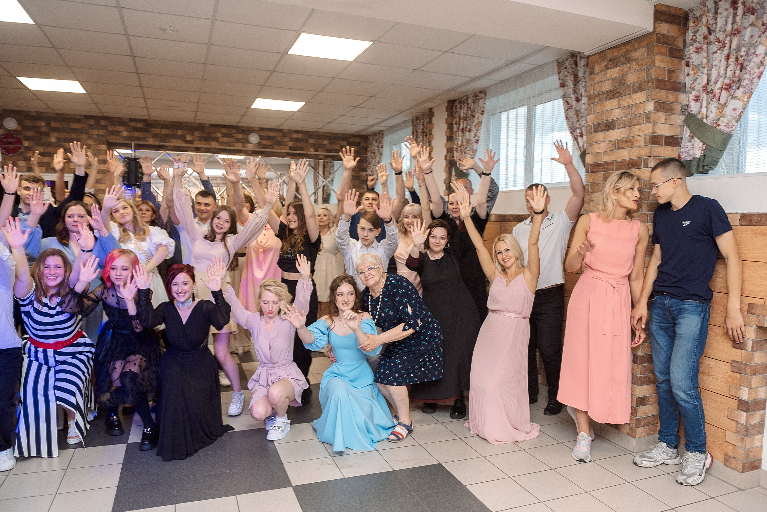 ВЫПУСКНОЙ 9кл. гимназия 91. Семейный, свадебный, школьный фотограф в Железногорске Целуев Андрей