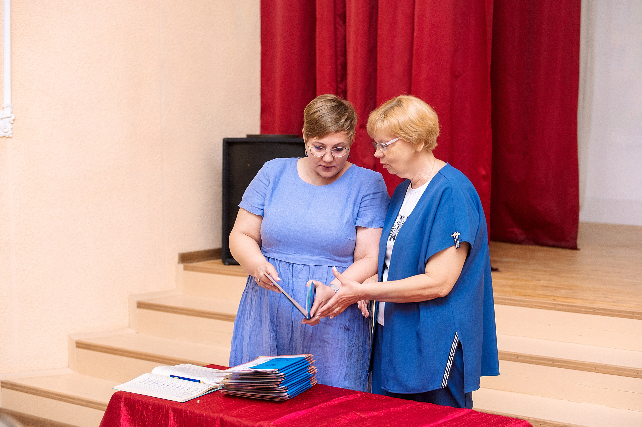 ВЫПУСКНОЙ 11А шк106. Семейный, свадебный, школьный фотограф в Железногорске Целуев Андрей