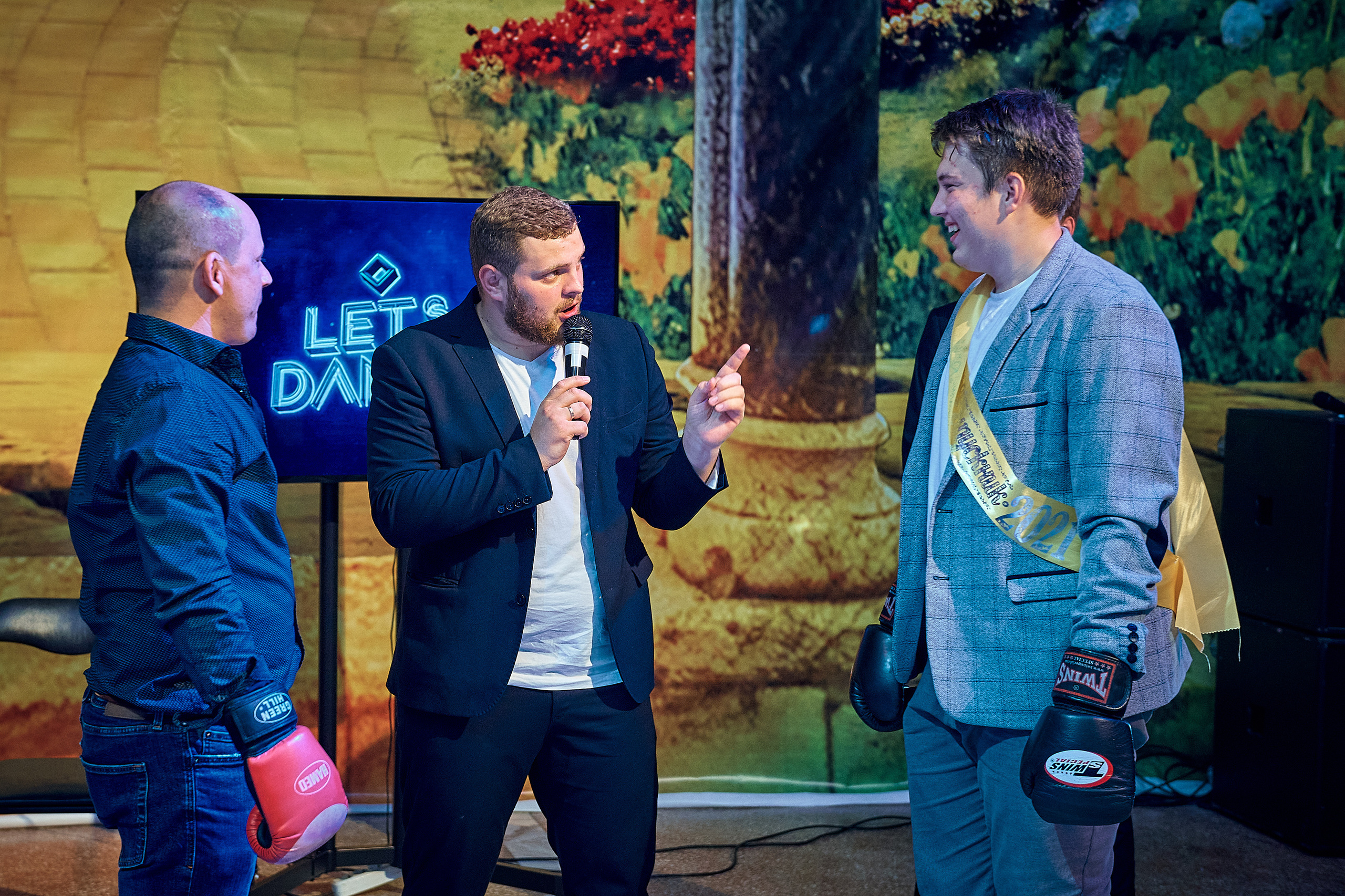 Выпускной 11 кл школа 100 2021 г. Семейный, свадебный, школьный фотограф в Железногорске Целуев Андрей