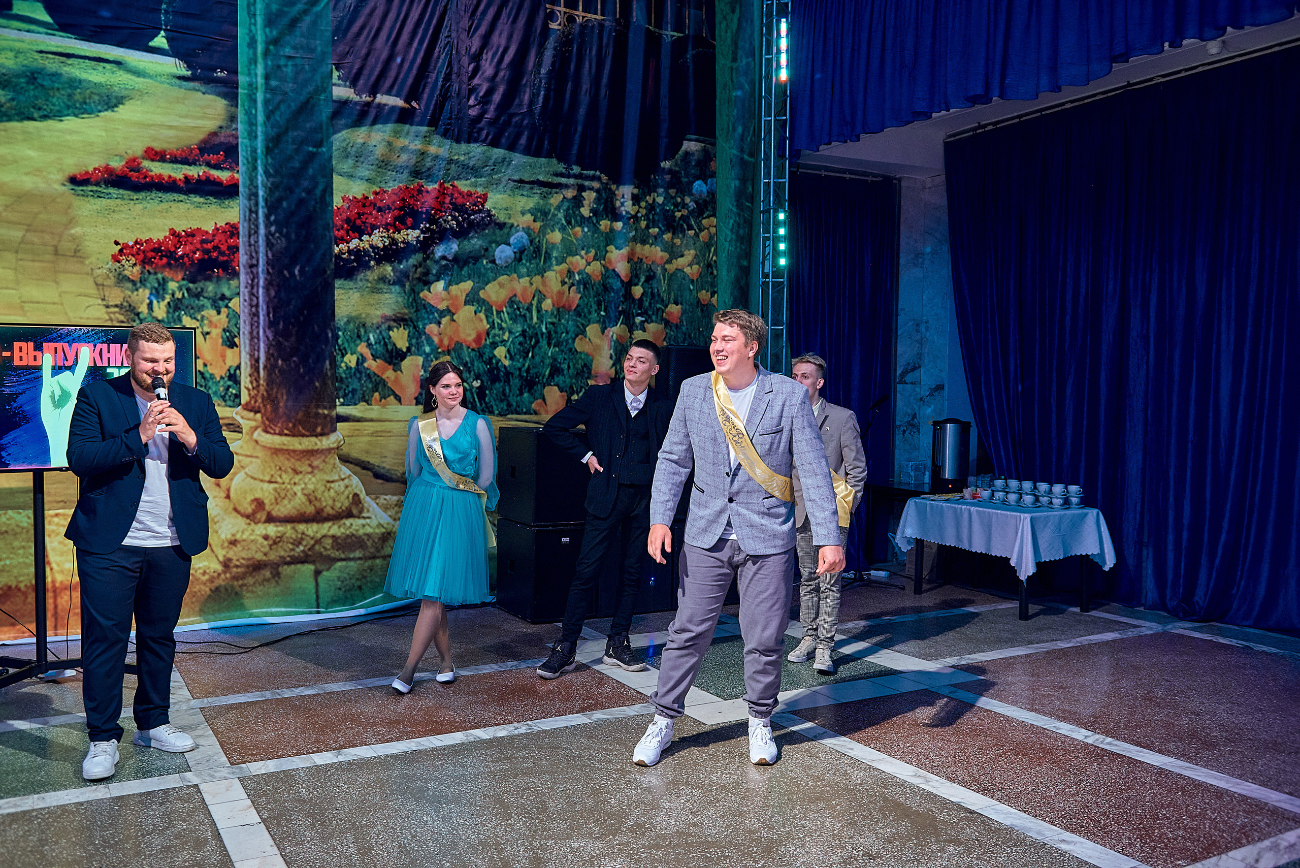 Выпускной 11 кл школа 100 2021 г. Семейный, свадебный, школьный фотограф в Железногорске Целуев Андрей