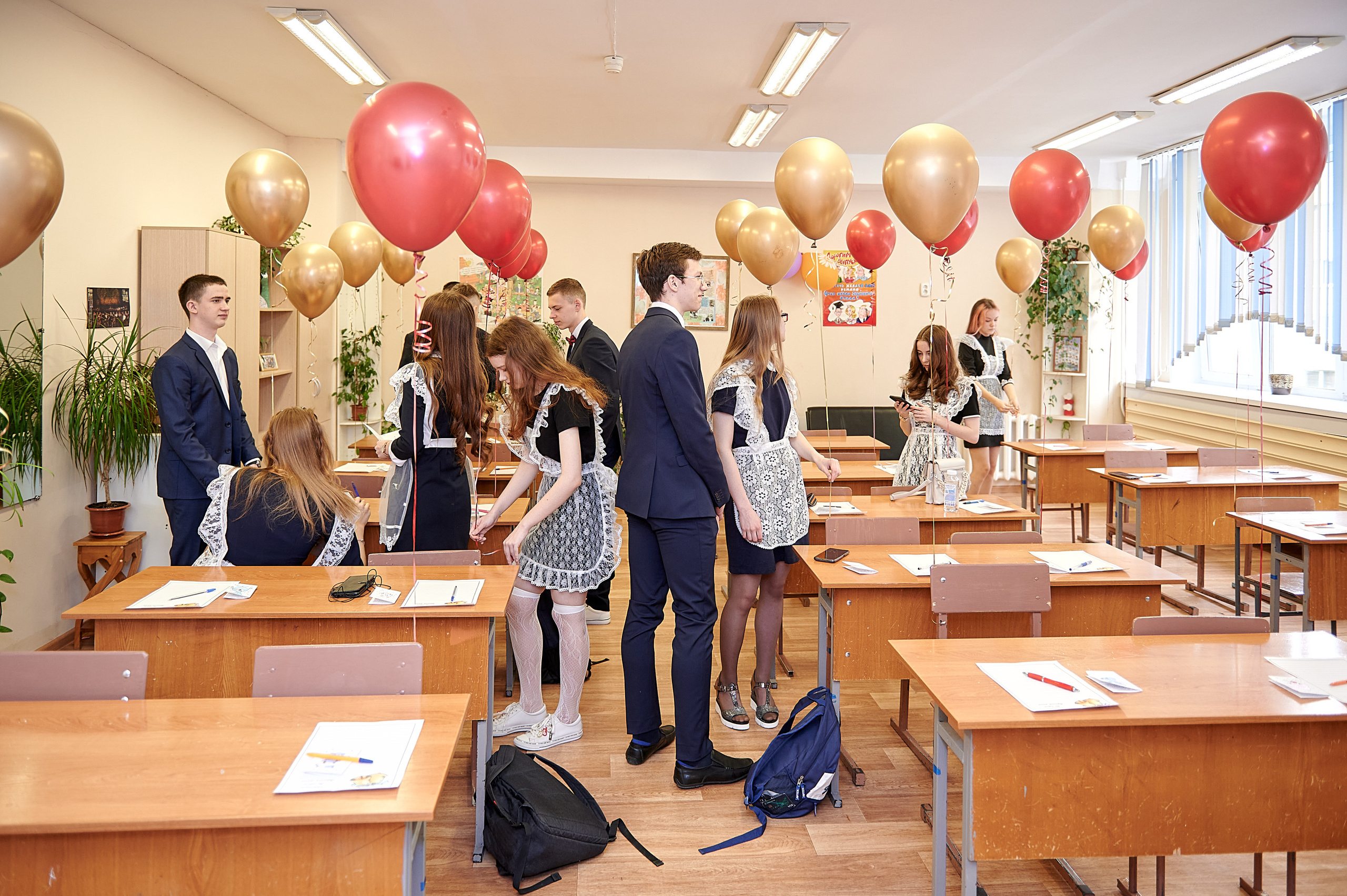 Последний звонок шк. 106 2022. Семейный, свадебный, школьный фотограф в Железногорске Целуев Андрей