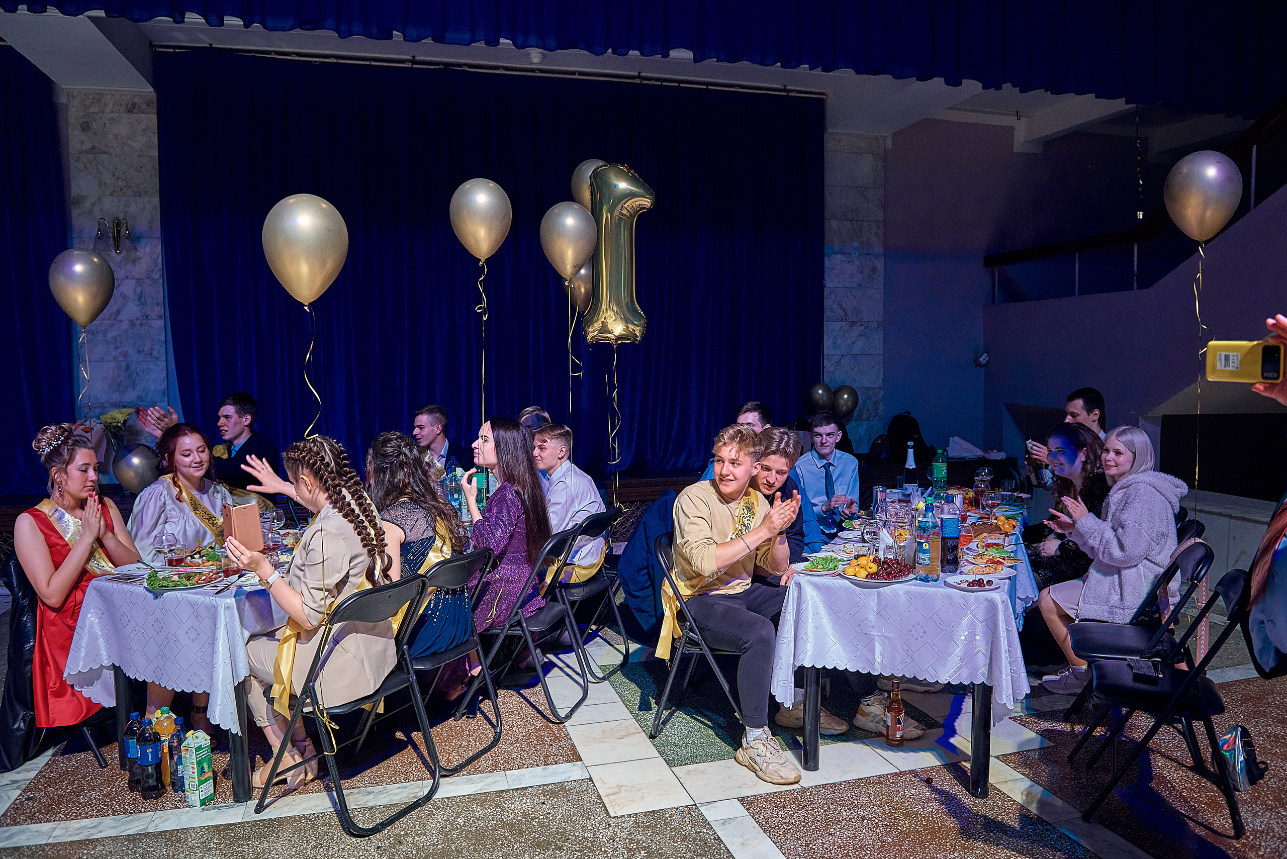 Выпускной 11 кл школа 100 2021 г. Семейный, свадебный, школьный фотограф в Железногорске Целуев Андрей