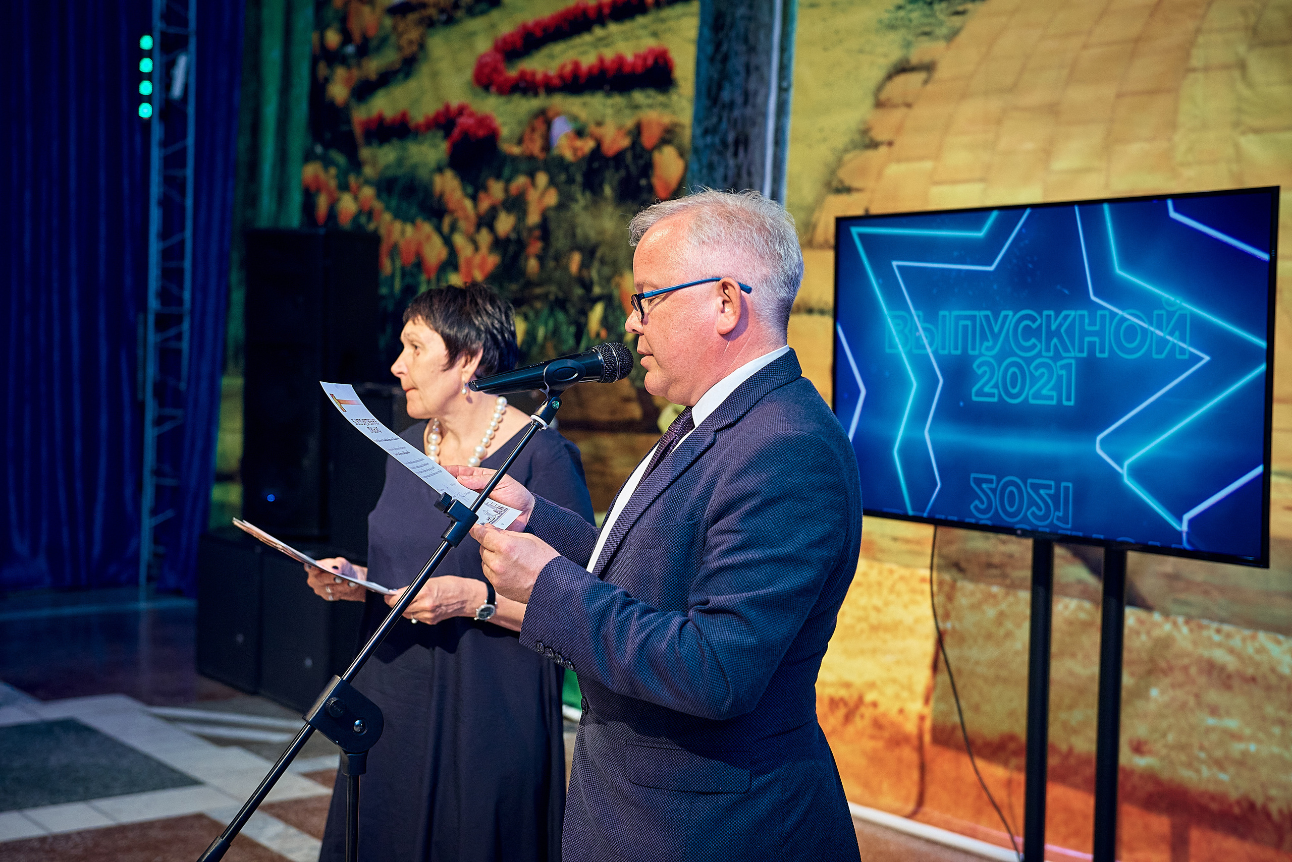 Выпускной 11 кл школа 100 2021 г. Семейный, свадебный, школьный фотограф в Железногорске Целуев Андрей