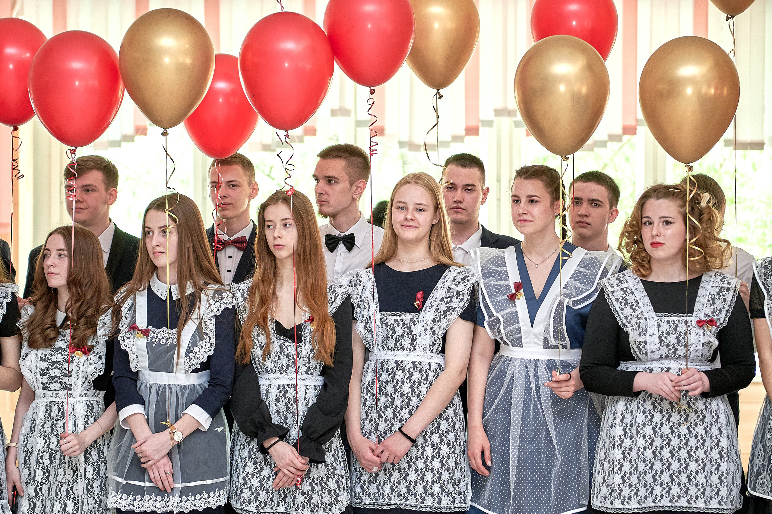 Последний звонок шк. 106 2022. Семейный, свадебный, школьный фотограф в Железногорске Целуев Андрей