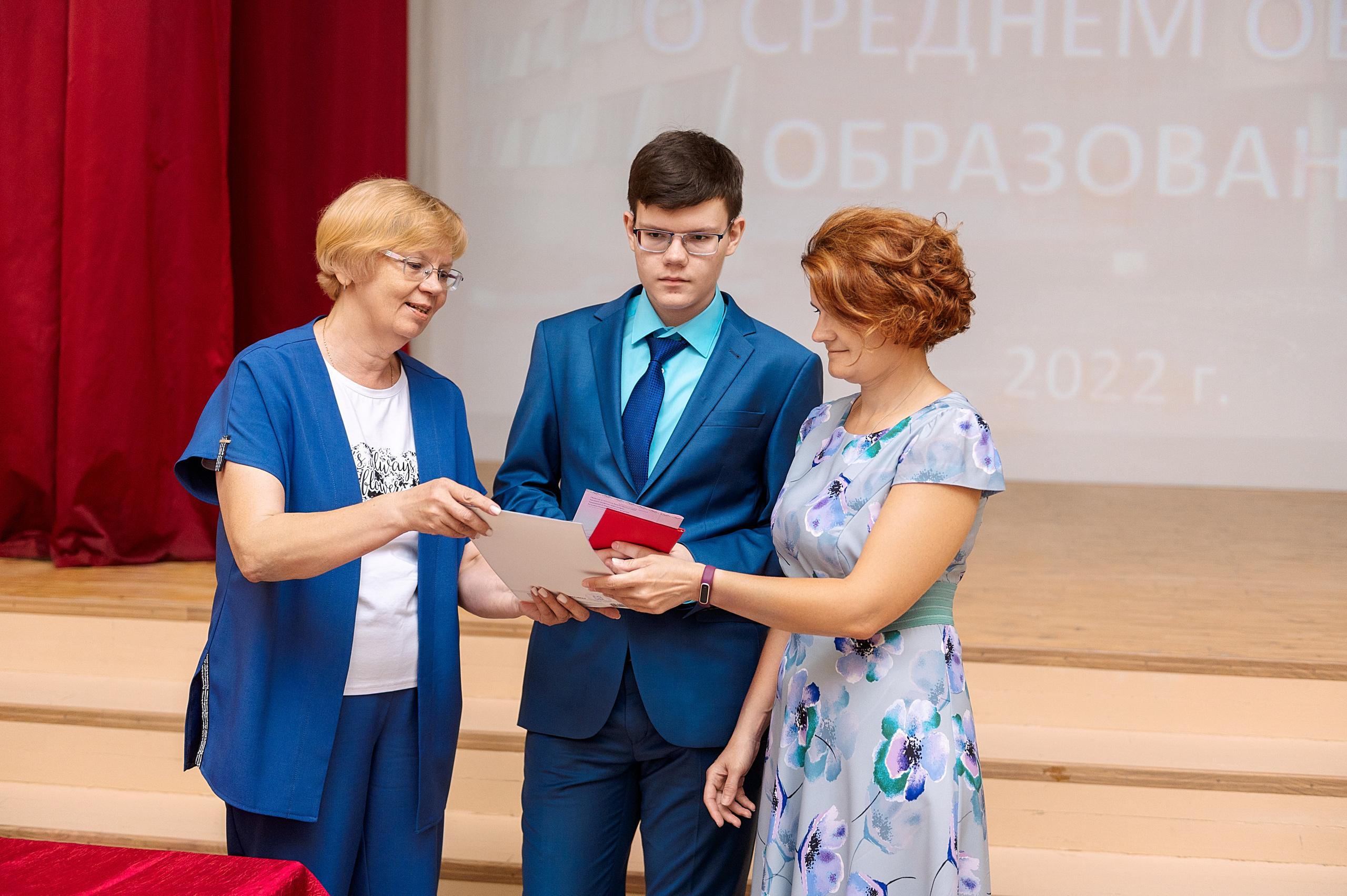 ВЫПУСКНОЙ 11А шк106. Семейный, свадебный, школьный фотограф в Железногорске Целуев Андрей