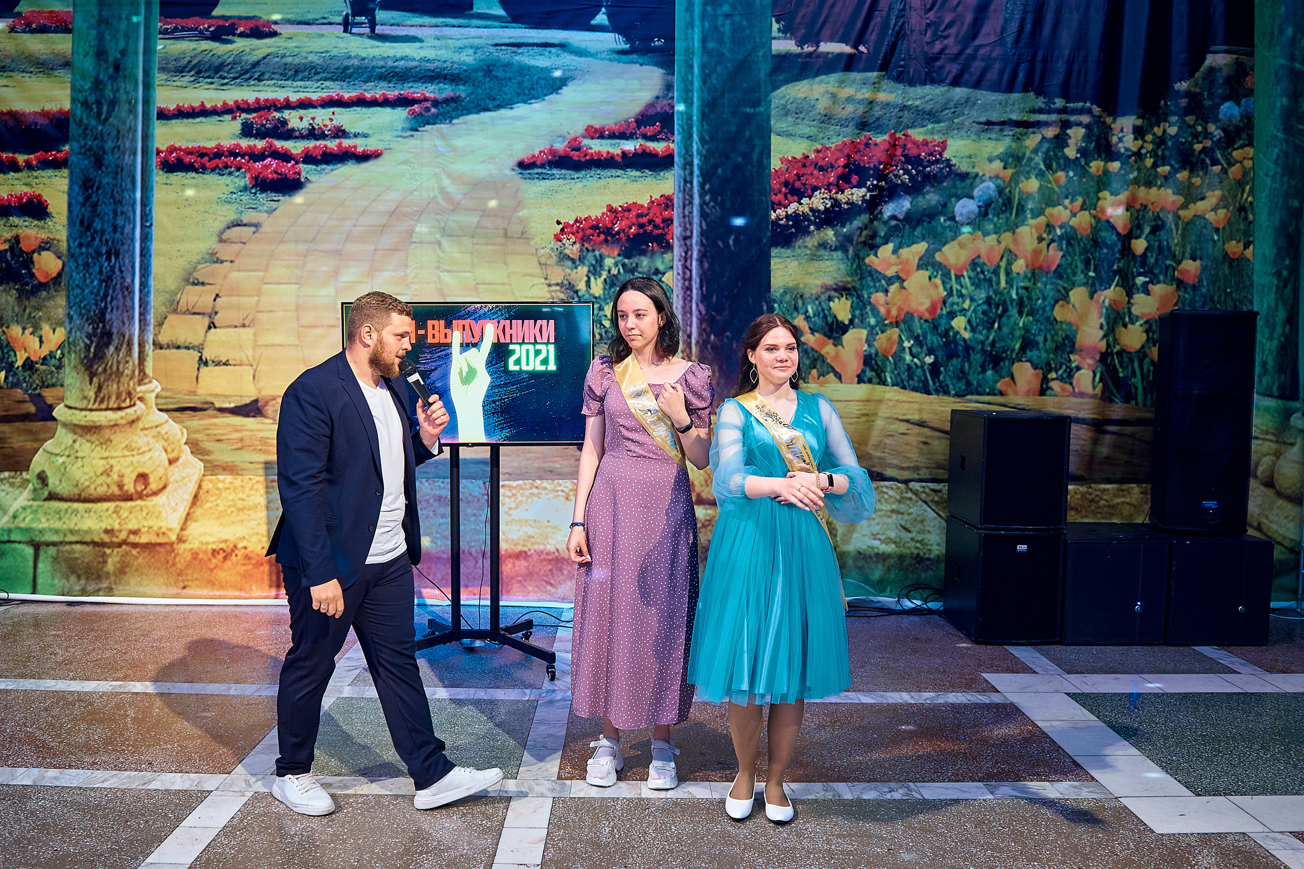 Выпускной 11 кл школа 100 2021 г. Семейный, свадебный, школьный фотограф в Железногорске Целуев Андрей