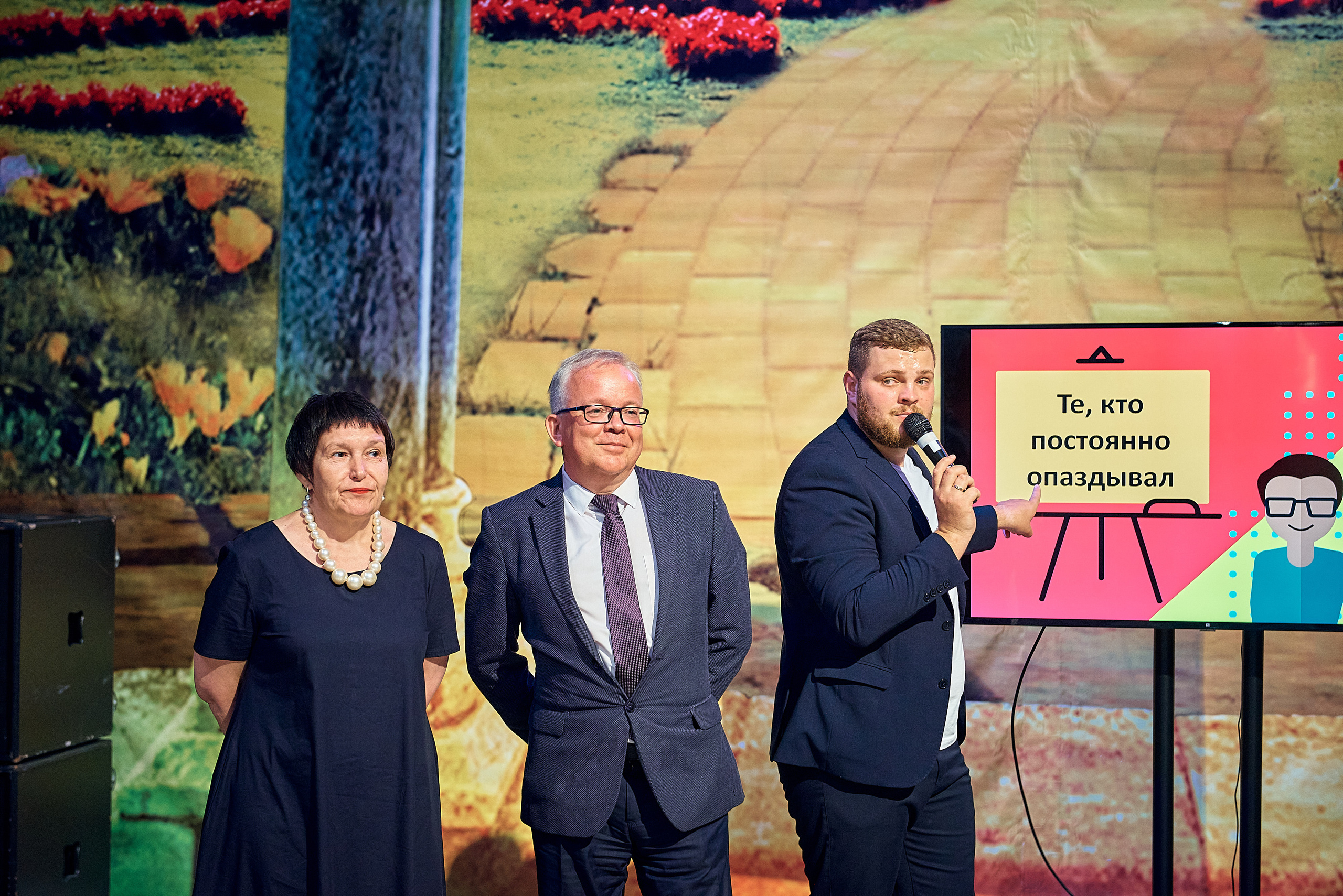 Выпускной 11 кл школа 100 2021 г. Семейный, свадебный, школьный фотограф в Железногорске Целуев Андрей