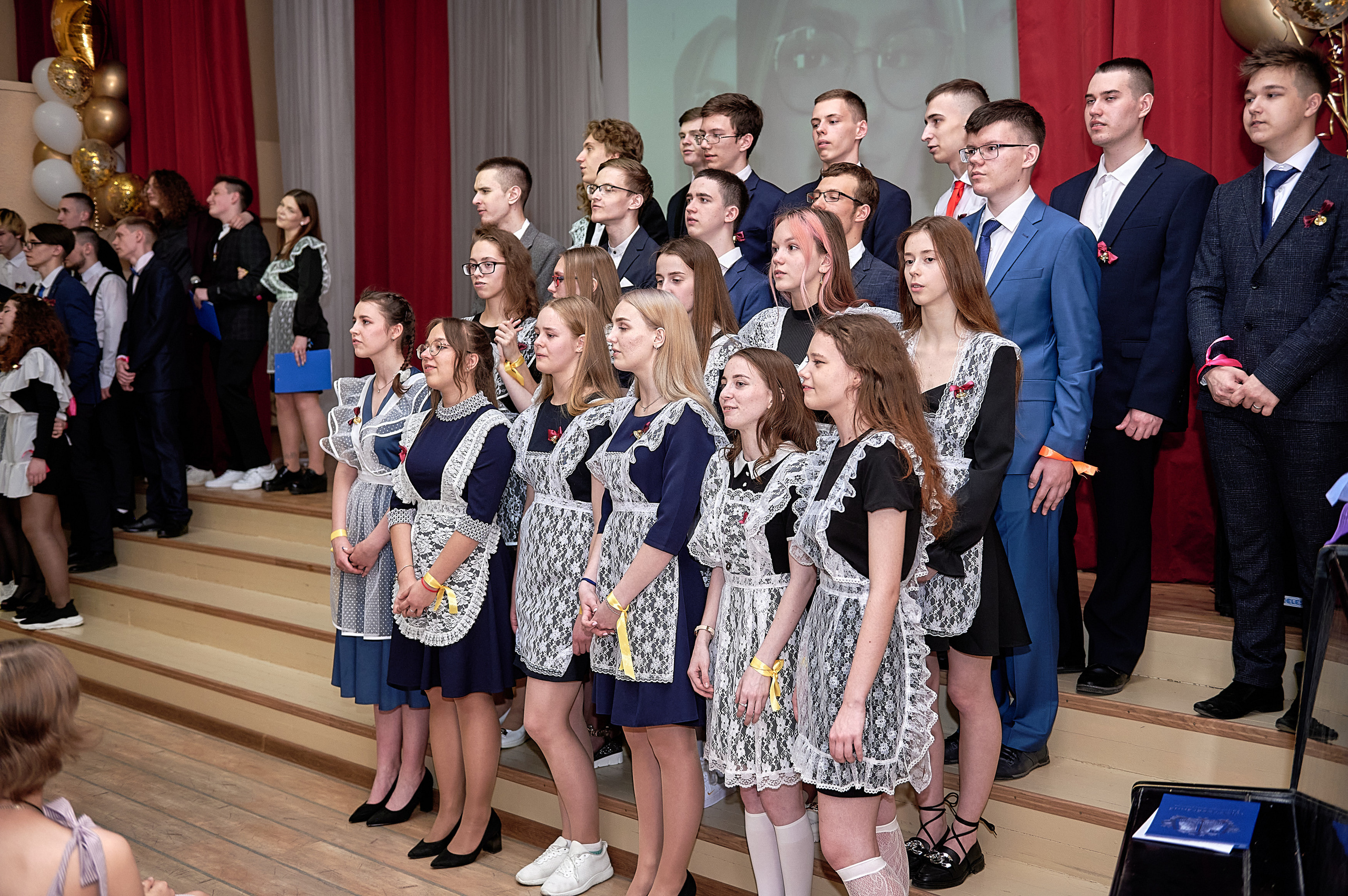 Последний звонок шк. 106 2022. Семейный, свадебный, школьный фотограф в Железногорске Целуев Андрей