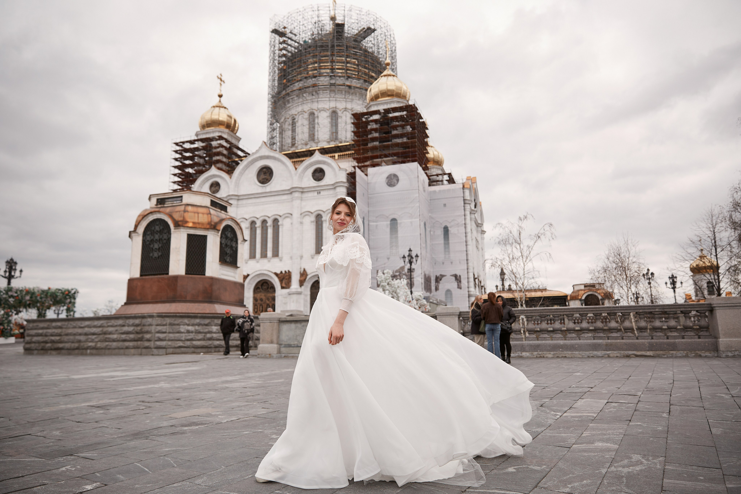 Андрей и Виктория. Храм Христа Спасителя. Фотограф ваших самых ярких событий в Москве и СПБ. Збронская Юлия