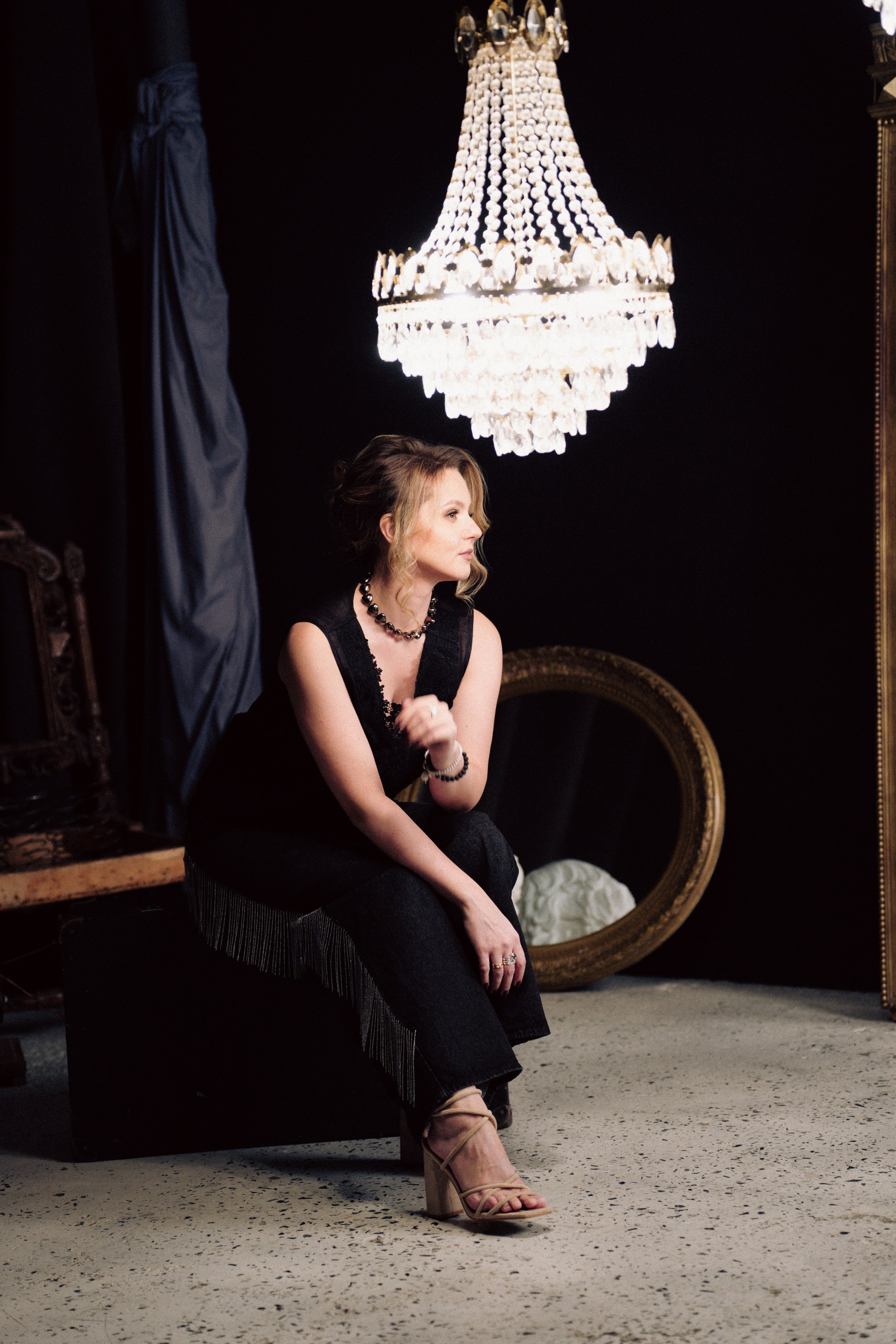 НОВОГОДНЯЯ ФОТОСЕСИИЯ В СТУДИИ ДЛЯ ДЕВУШКИ И ПРОГУЛКА ПО ЧЕРНЫШЕВСКОЙ. Профессиональный фотограф, Санкт-Петербург — Виктория Богомолова