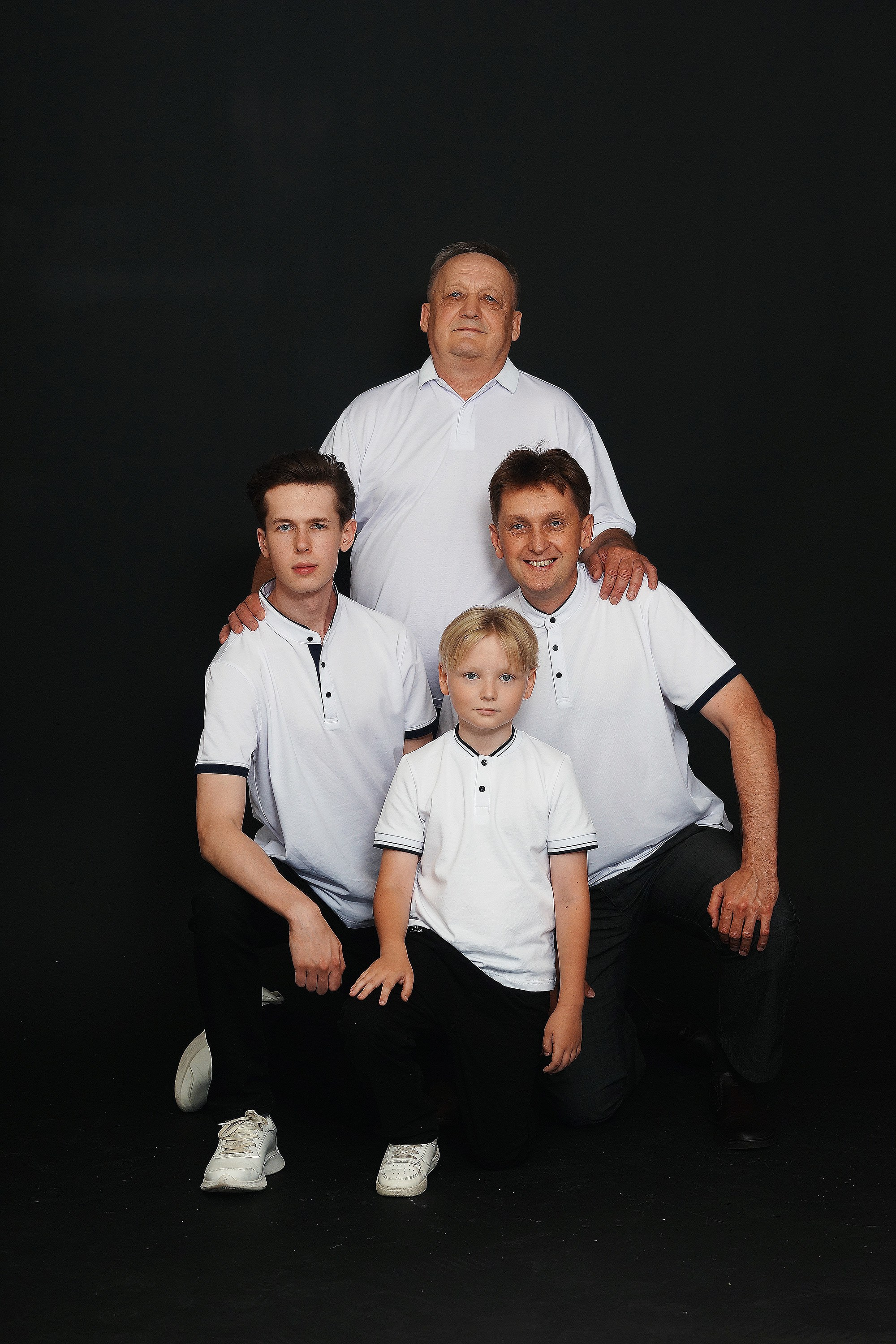 Семейная съёмка в студии. Семейный фотограф г. Новокузнецк Юлия Машникова