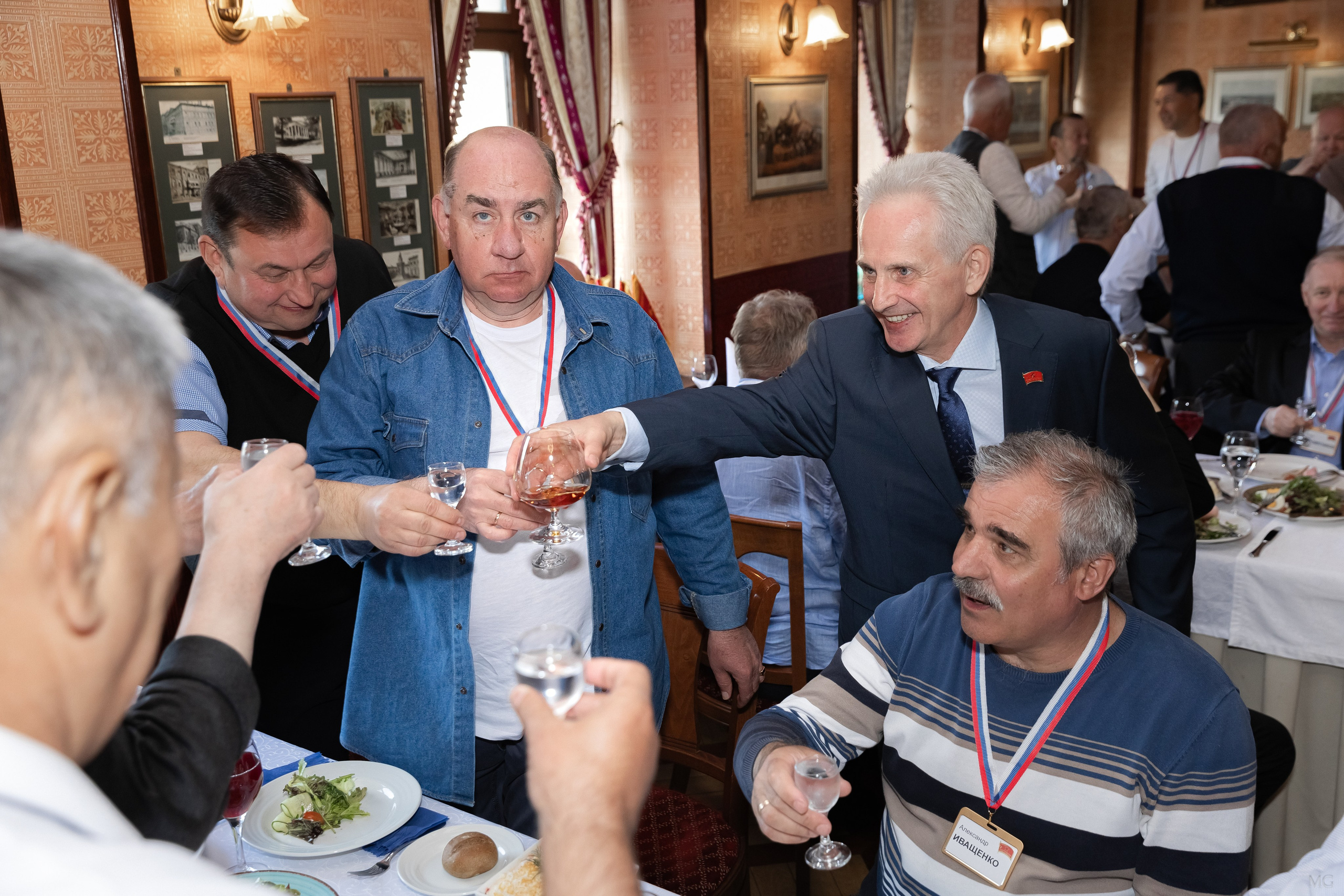 40 лет выпуска ХВВУТ МВД СССР. Маша Гонтарь Семейный домашний репортажный фотограф в Санкт-Петербурге