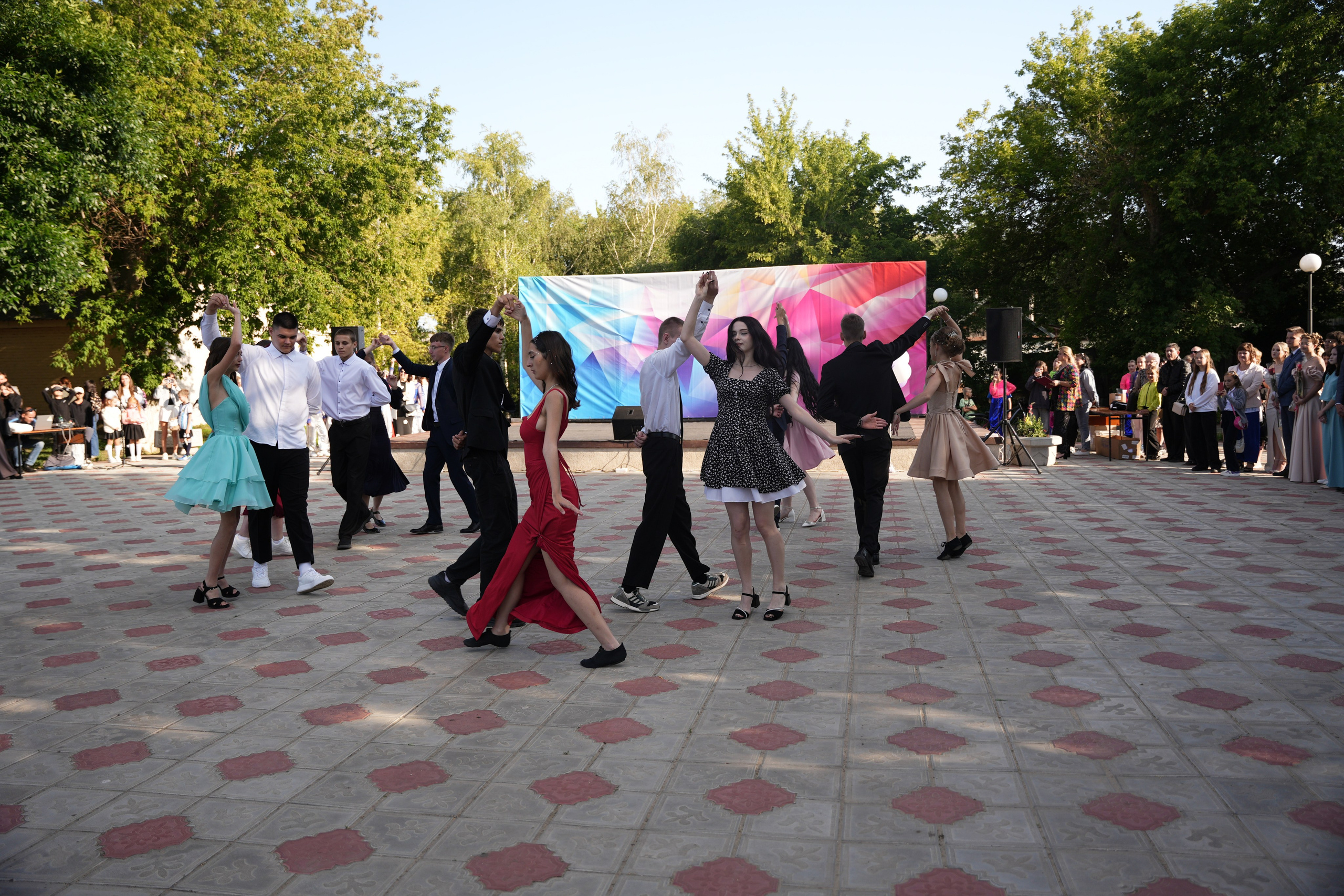 Выпускной в парке. Ольга Плаксина фотограф в Саратове