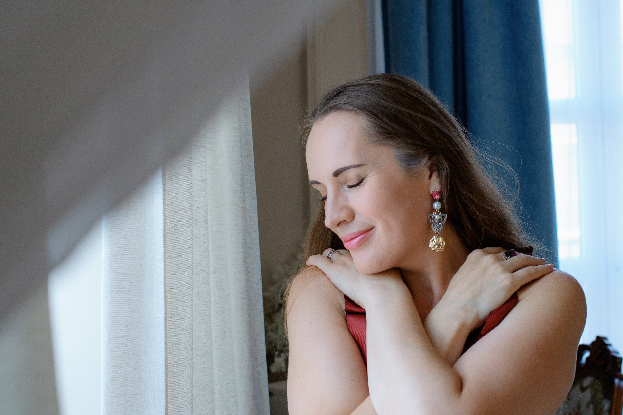 Личная история в кадре. Женская съемка в Санкт-Петербурге. Портретные фотосессии, контент-съемки, репортаж