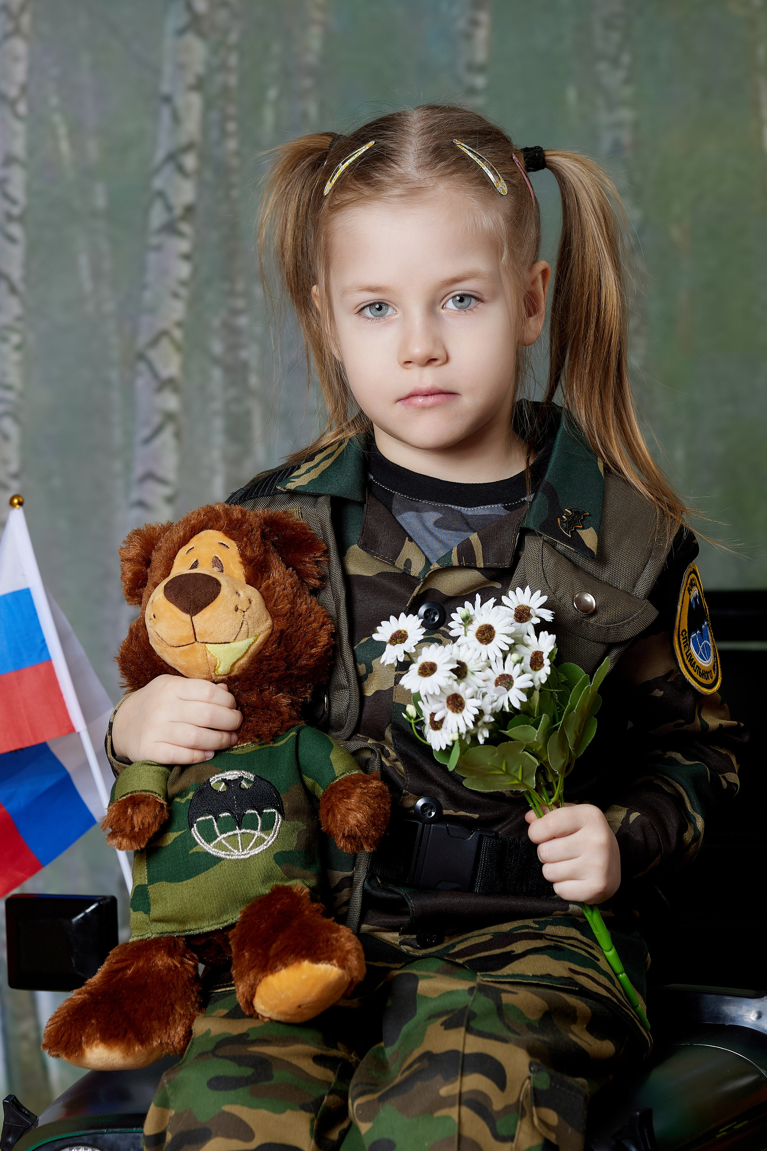 Военный автомобиль. Детская выездная фотостудия