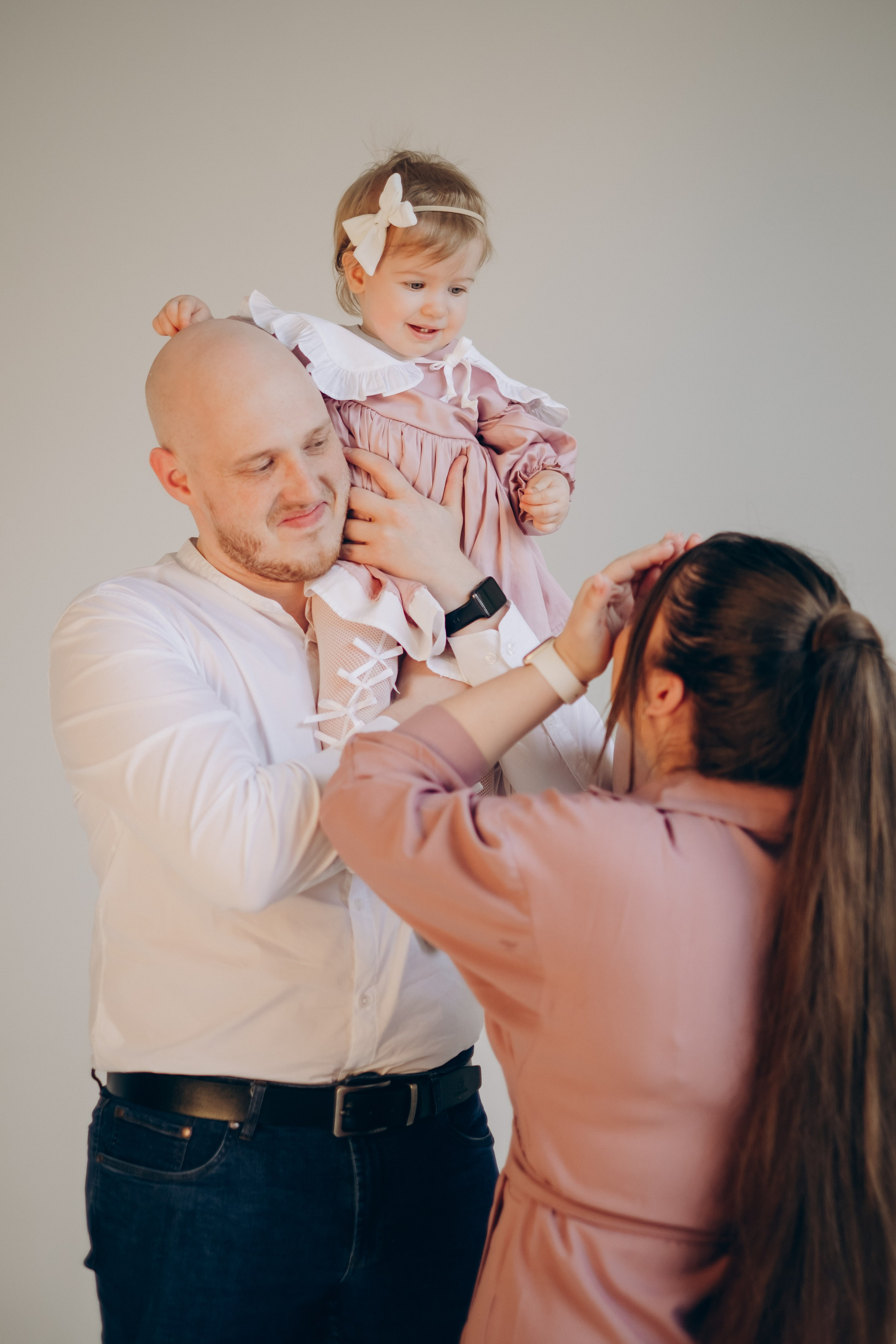 Фотосессия «День рождения» в минималистичной студии. Фотограф Новосибирск Анна Рождественская