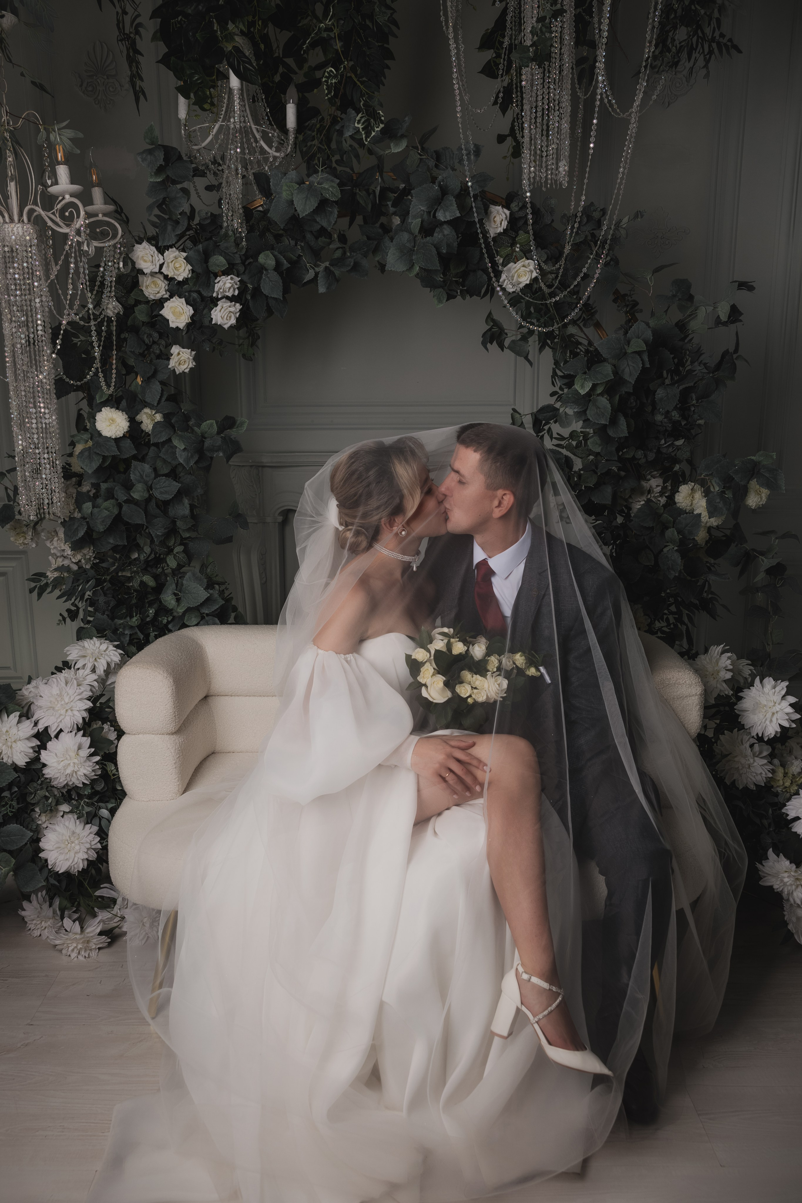 Свадебная фотосессия в фотостудии г. Саратова Яна и Сергей 28.08.2024. Свадебный фотограф, портретный фотограф в Москве и Саратове Оксана Анциферова