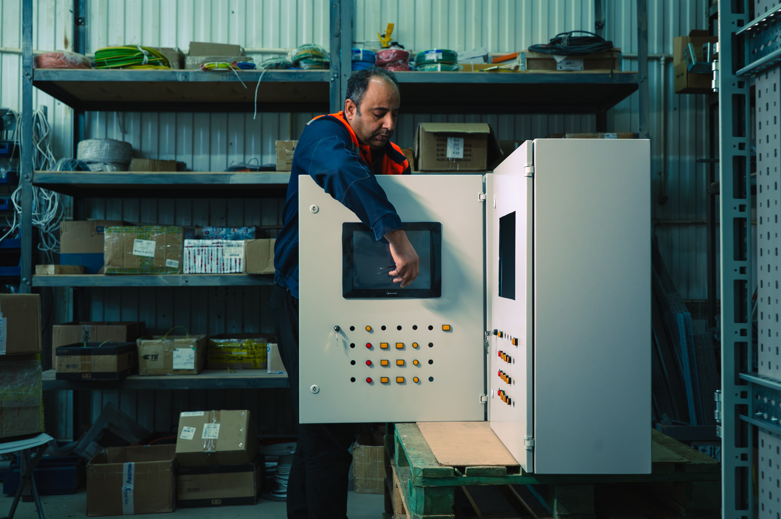 Для производства КЭР-Автоматика. Фотограф/видеограф Богдан Голованов