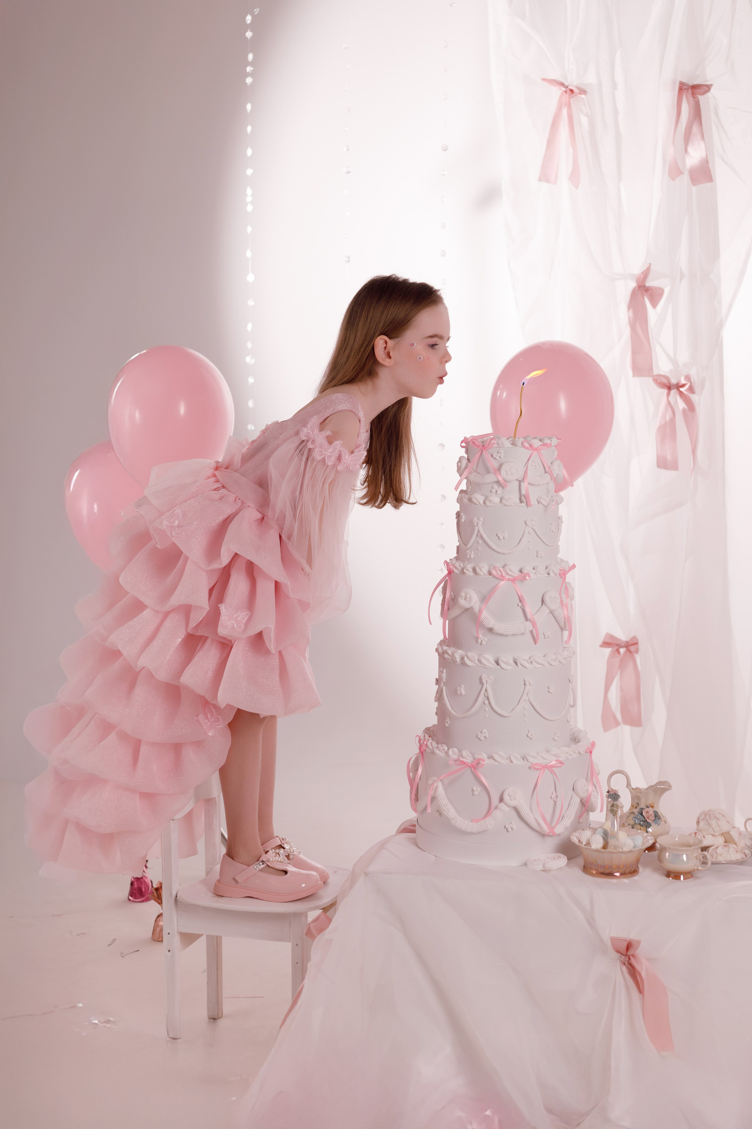 Фотосессия на День Рождения для девочек — сладкий праздник в сказочных декорациях. Детский студийный фотограф Сочи