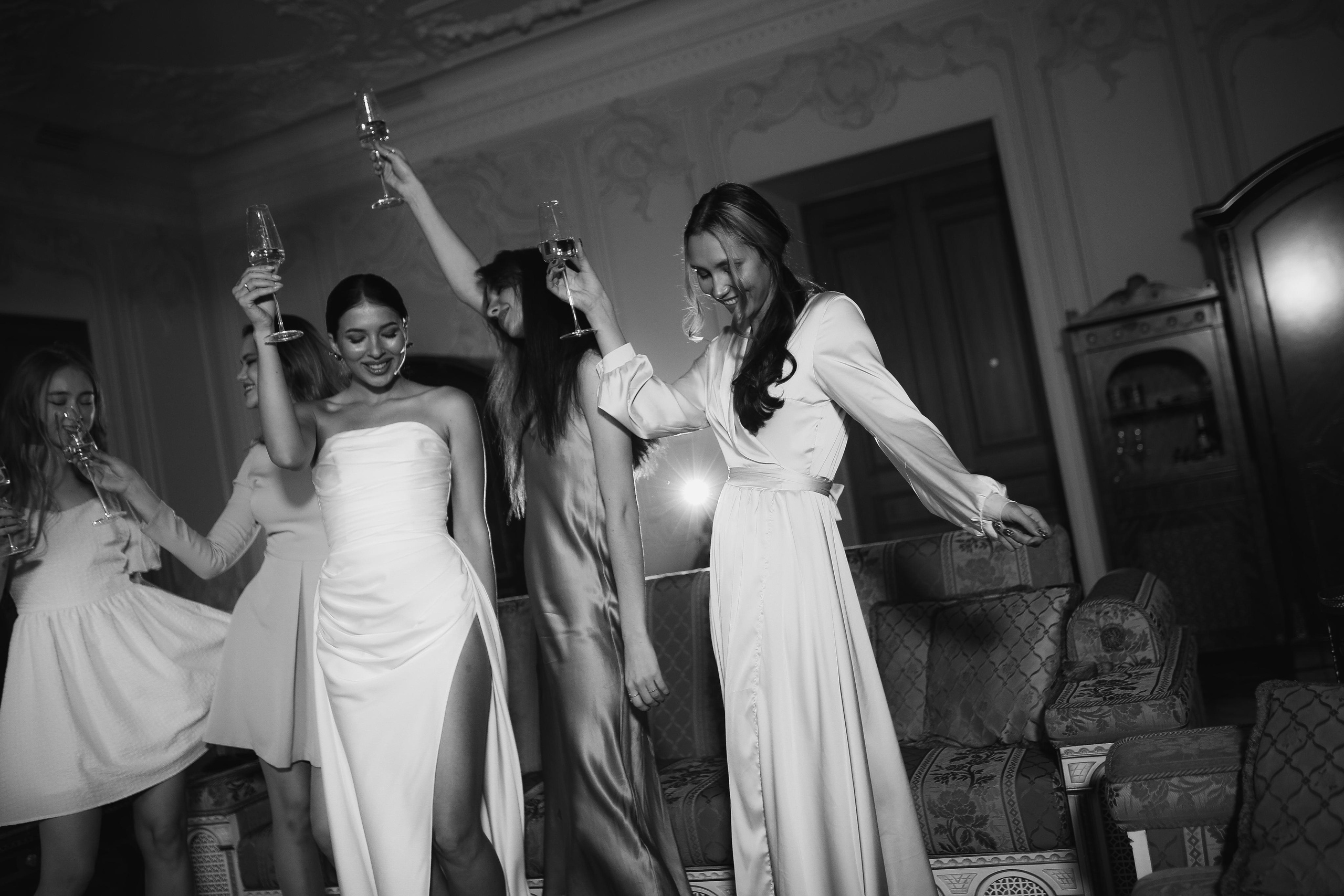 Pasha Yulya | Trezzini Palace, Saint-Petersburg. Портретные и свадебные съемки