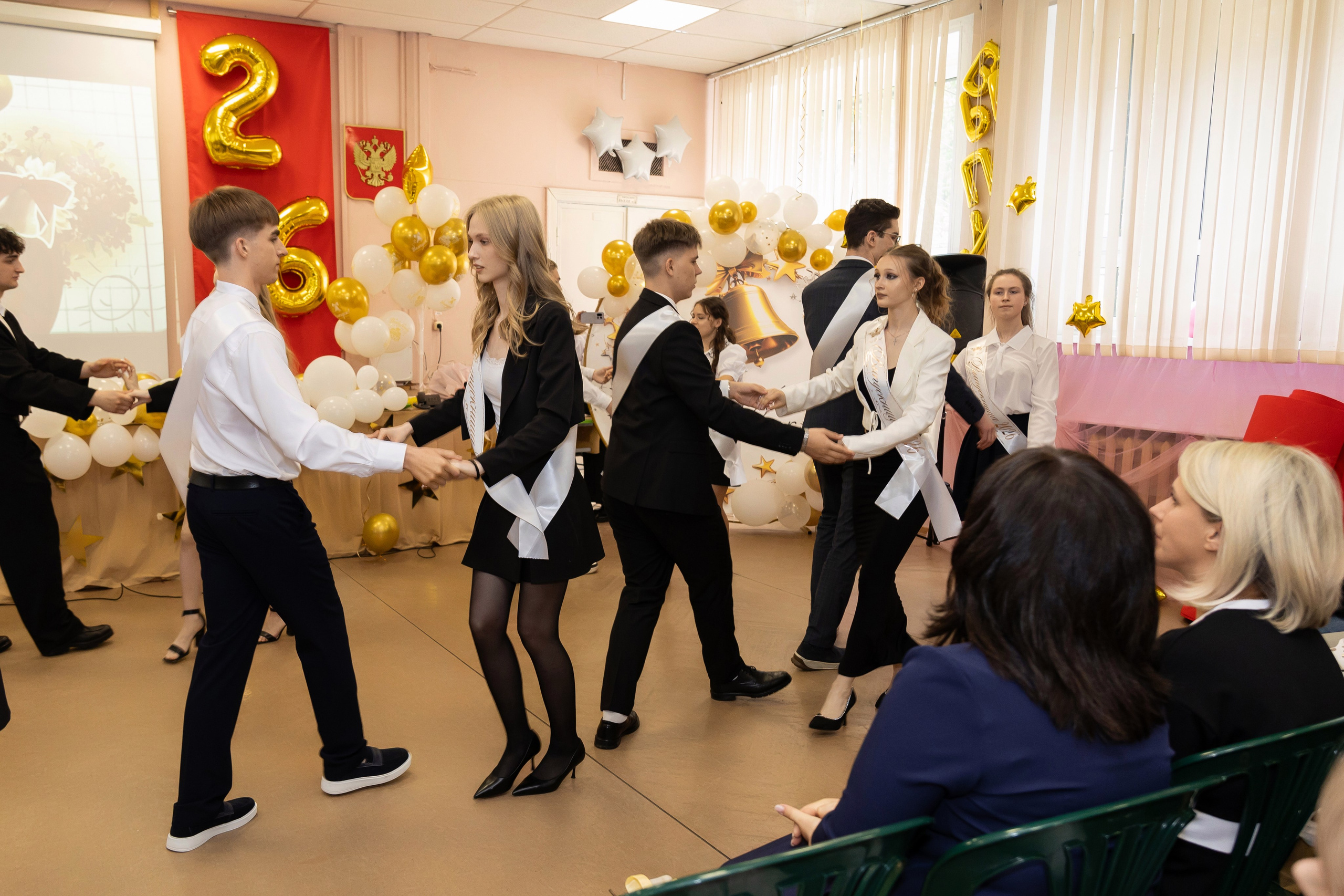 Последний звонок 11 класс. Семейный и свадебный фотограф в Санкт-Петербурге Татьяна Швыкова