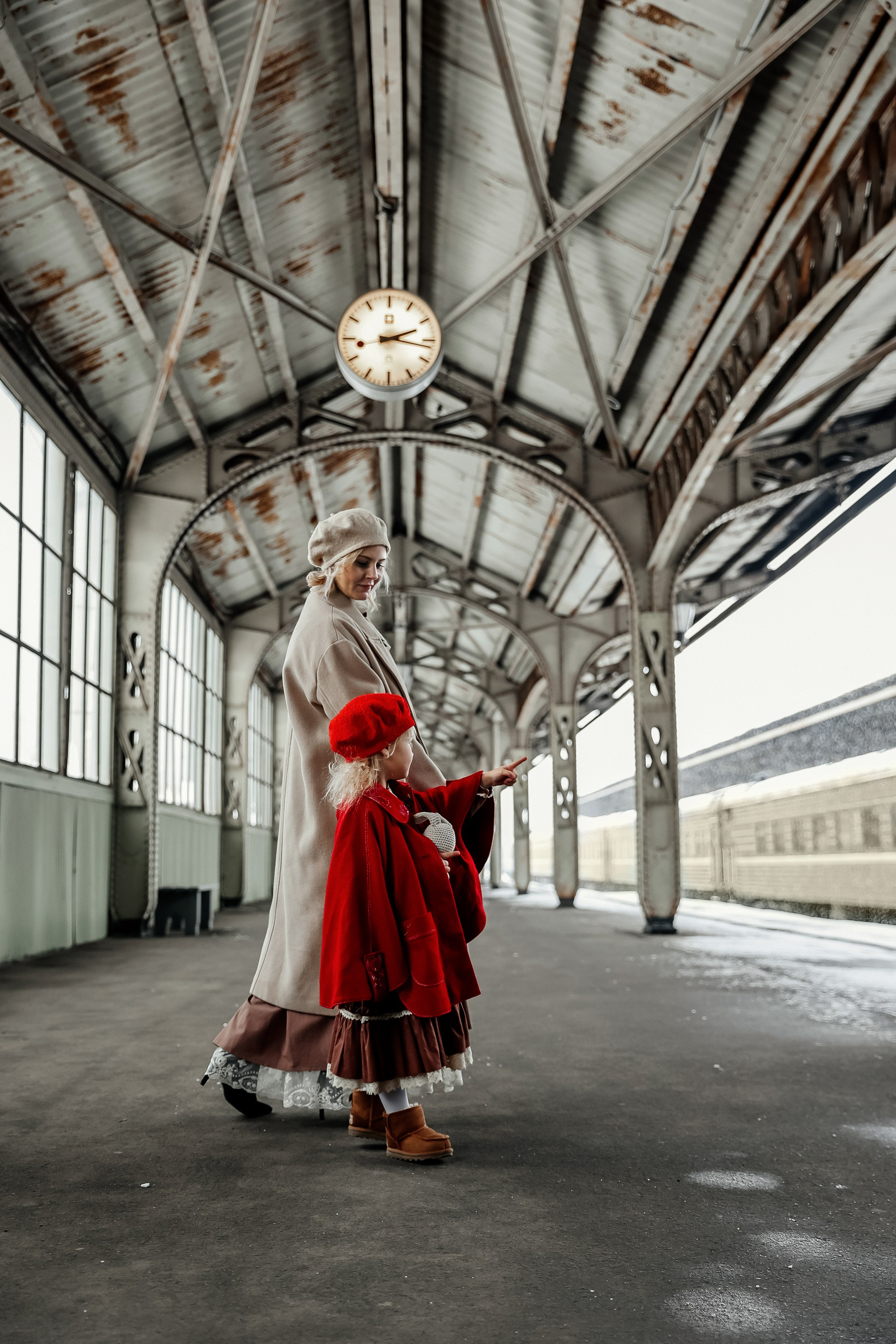 Ретро съемка на Витебском вокзале. Фотограф — Татьяна Кириллова, г. Санкт-Петербург