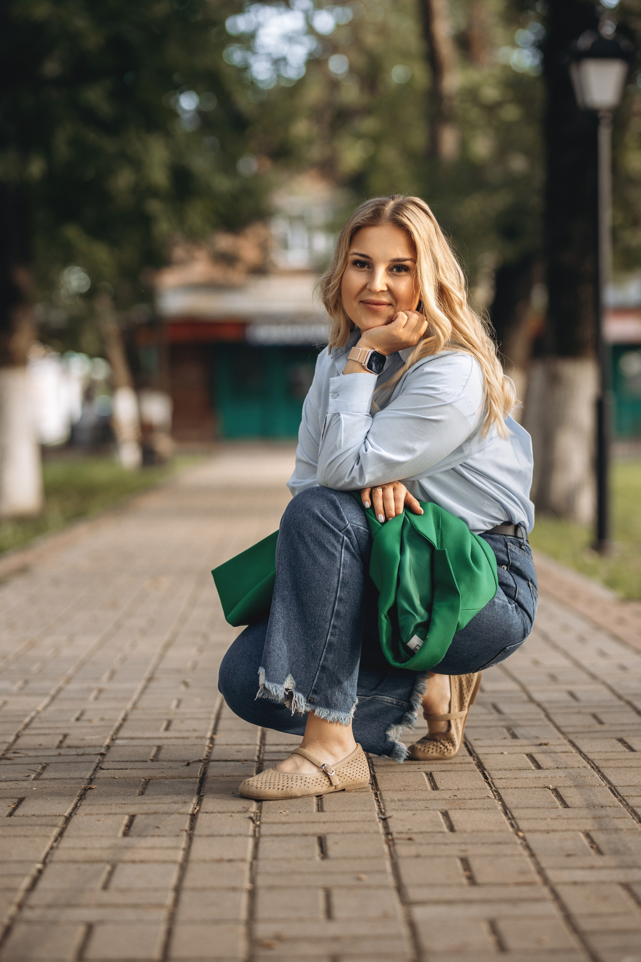 Хотели фотографироваться в рулонах, но получилась прогулка по городу......и это даже к лушему. Детский фотограф в Дубне и Кашине Елена Карпушина
