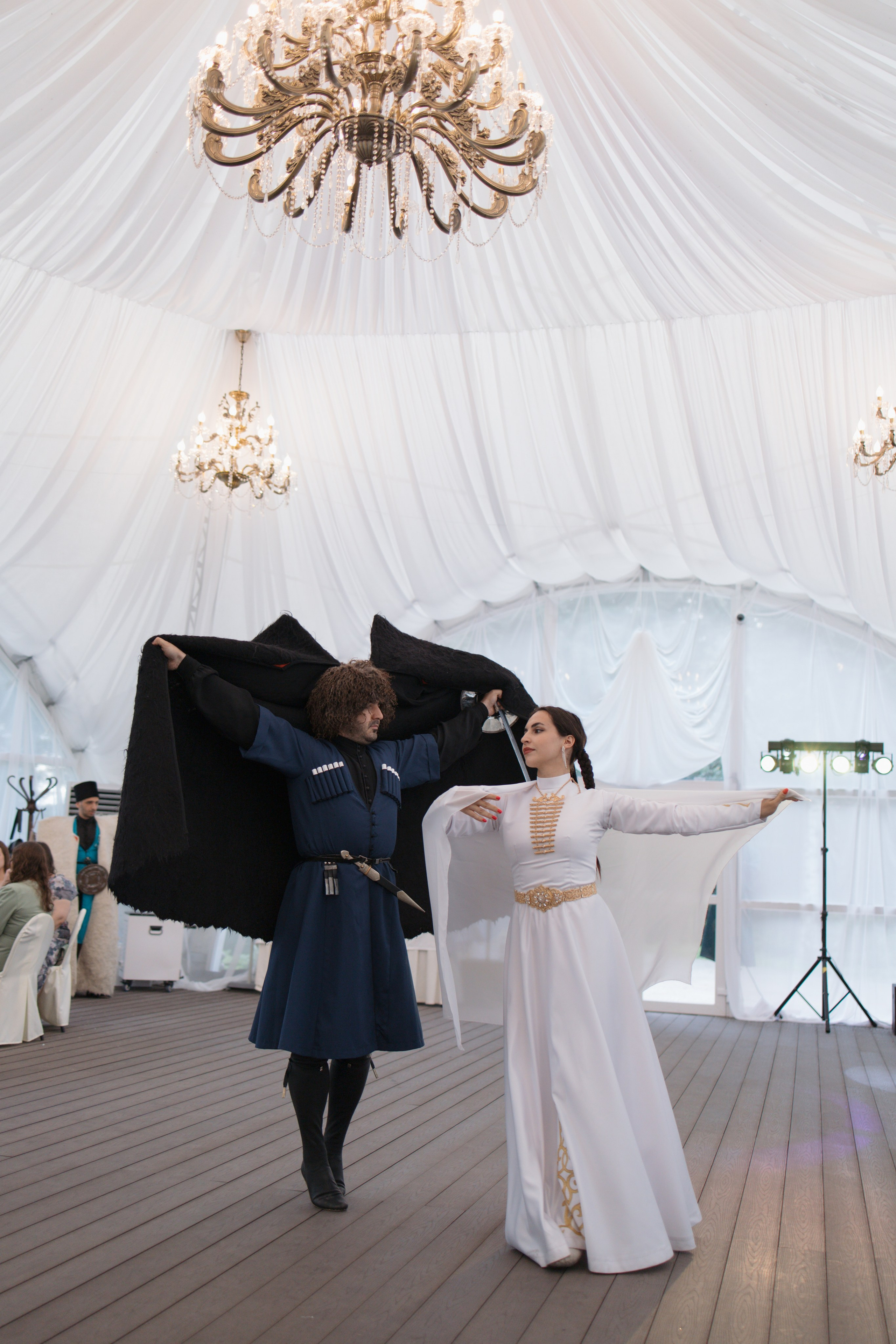 Летняя свадьба за городом. Свадебный фотограф в Москве Аля Загирова