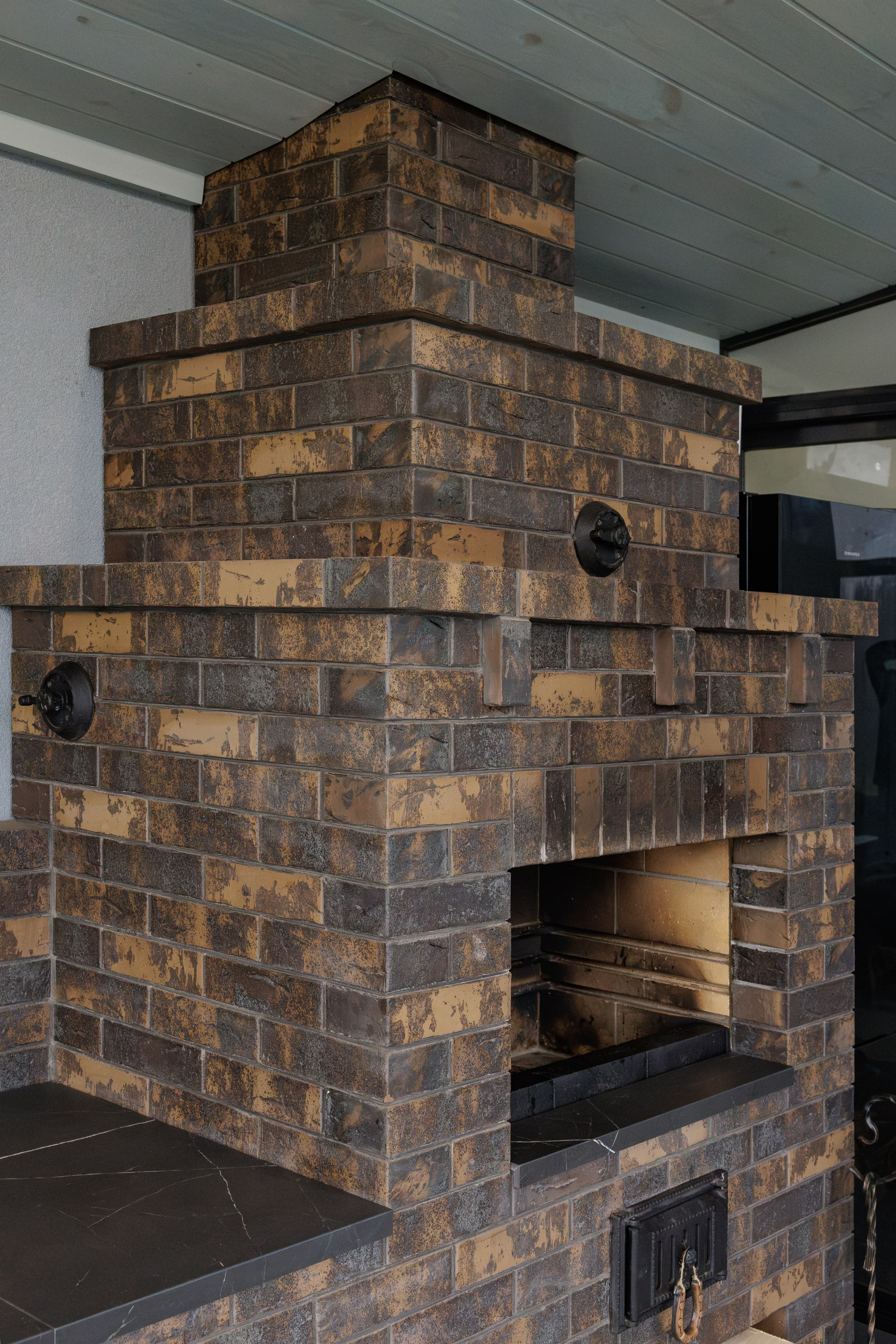 Интерьерная съемка кухни с печью из керамического кирпича | Алексей Баталов