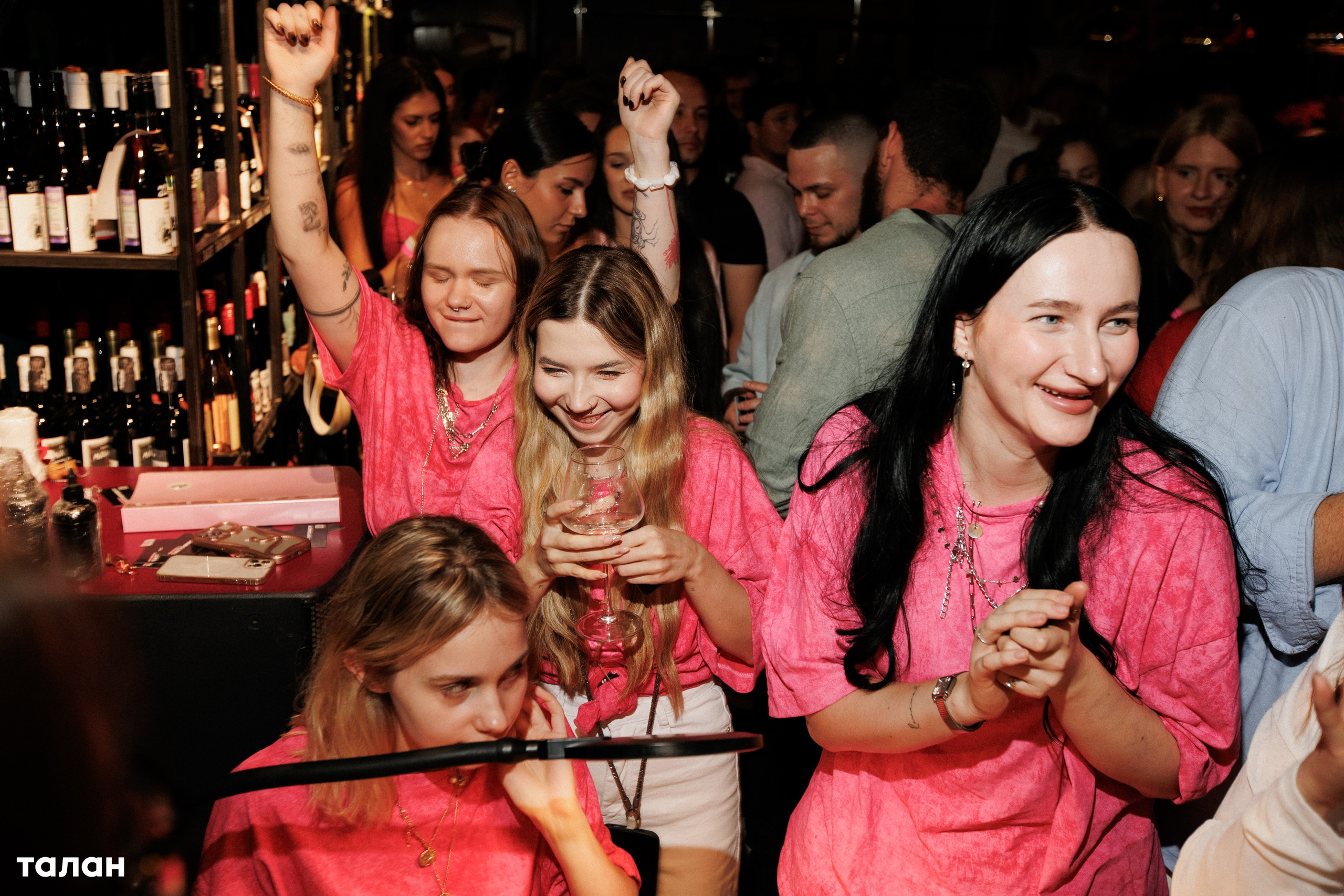 ВИНОТЕКА [бар+магаз] — BIRTHDAY PARTY. СВОИ. ФОТООТЧЕТЫ-СОБЫТИЯ-МЕСТА