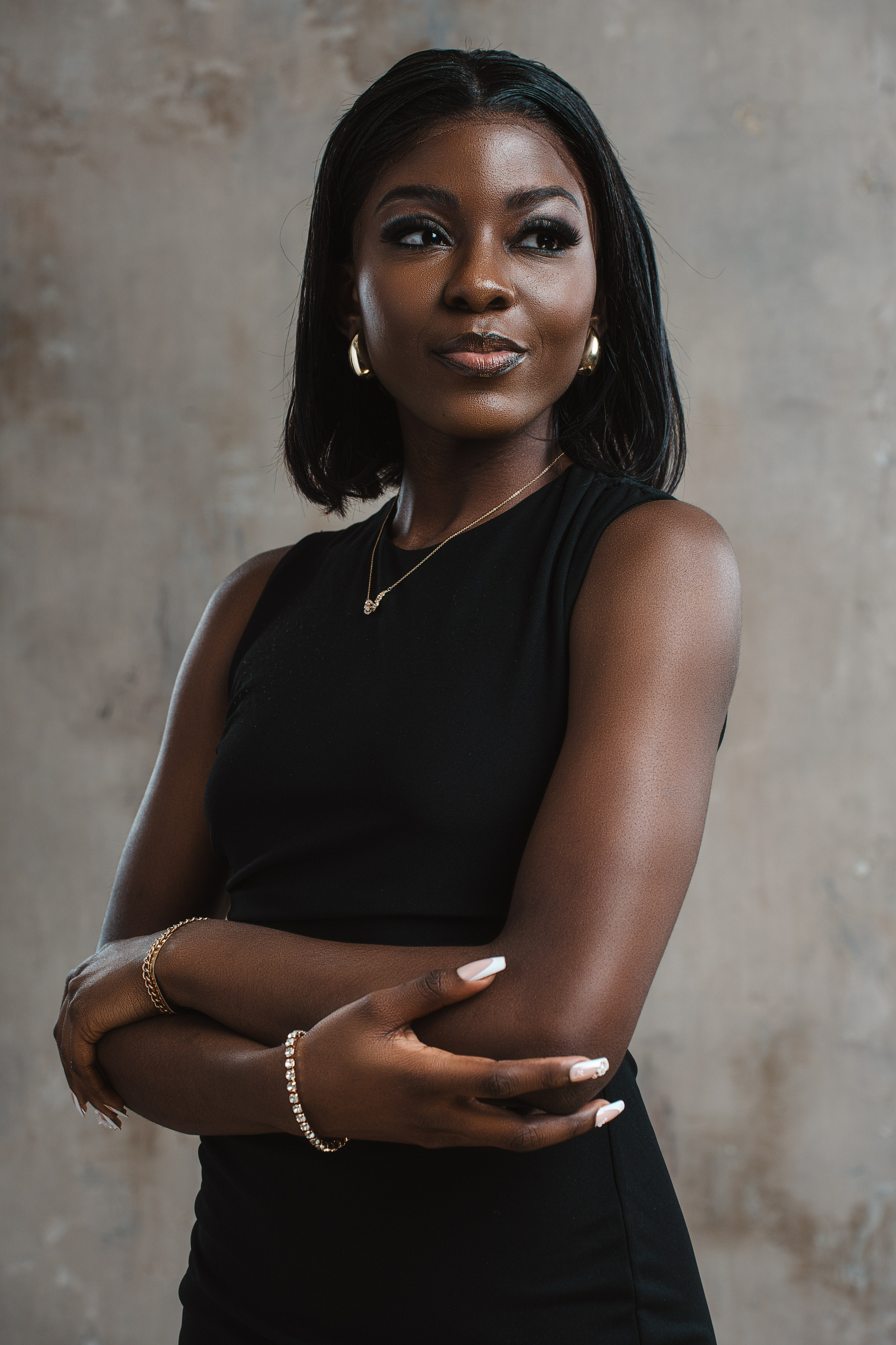 Studio Photoshoot. Я занимаюсь событийной, свадебной, товарной, студийной… фотографией