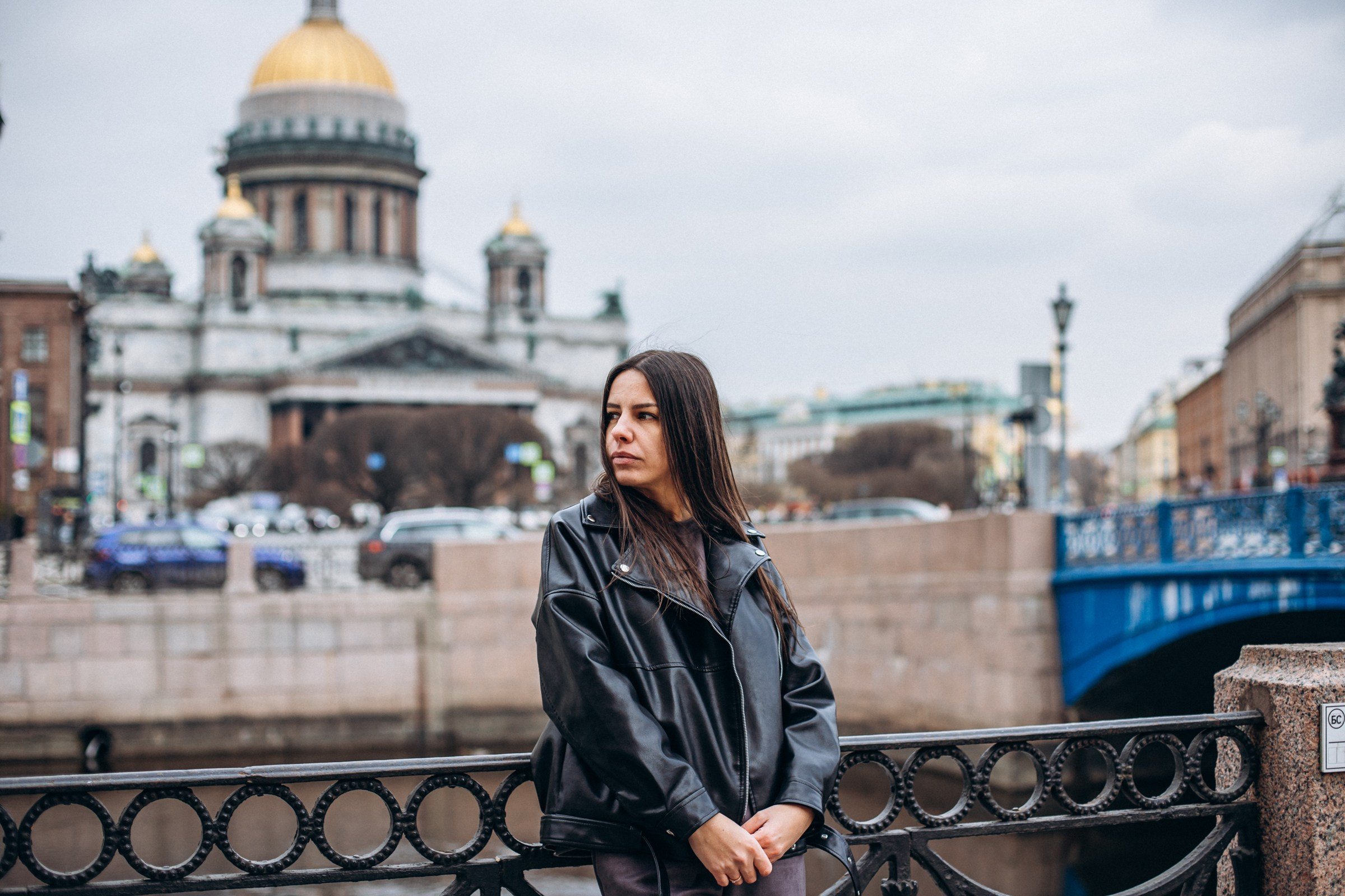 Ксения в марте. Фотопрогулка в Петербурге. Индивидуальный и семейный фотограф в Санкт-Петербурге