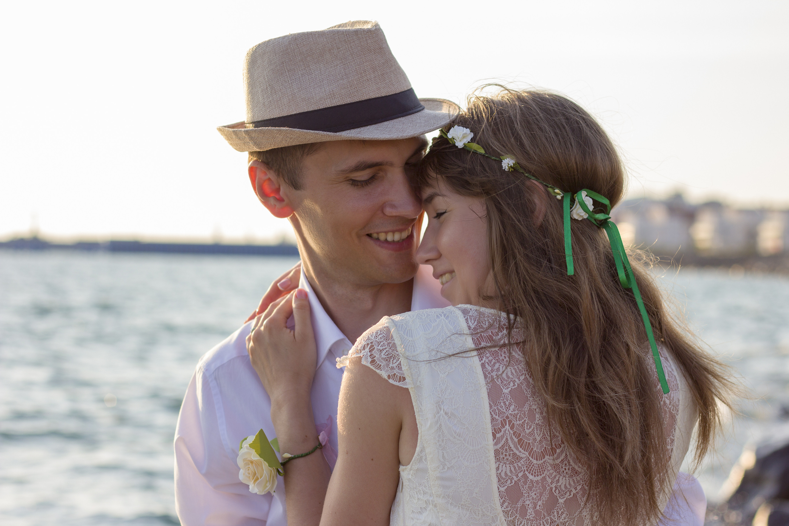 Летняя свадебная прогулка в Адлере на море и в парке южные культуры. Фотограф в Сочи Тиунова Маргарита и Тиунов Евгений