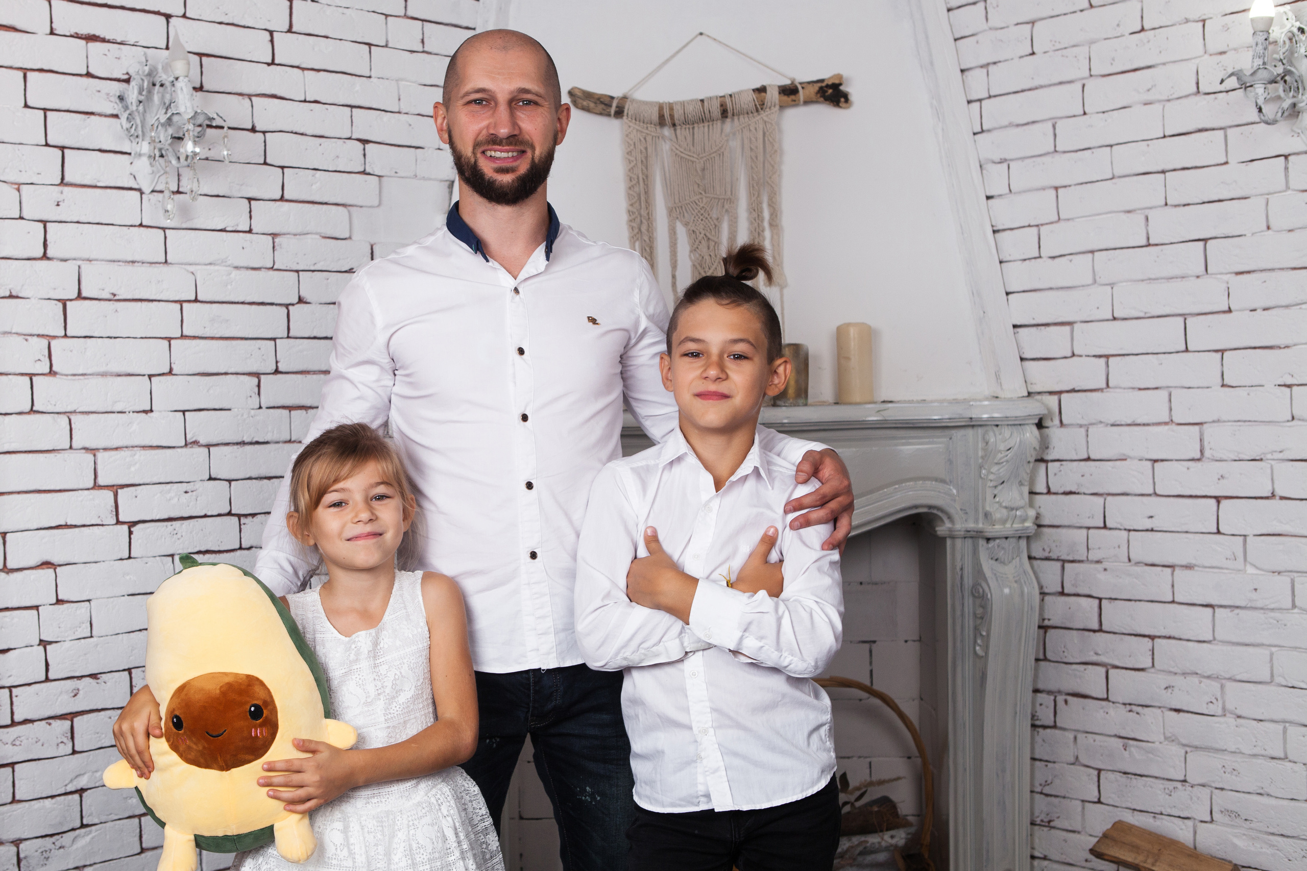 Идеи семейной фотосессии в студии с детьми. Фотограф в Сочи Тиунова Маргарита и Тиунов Евгений