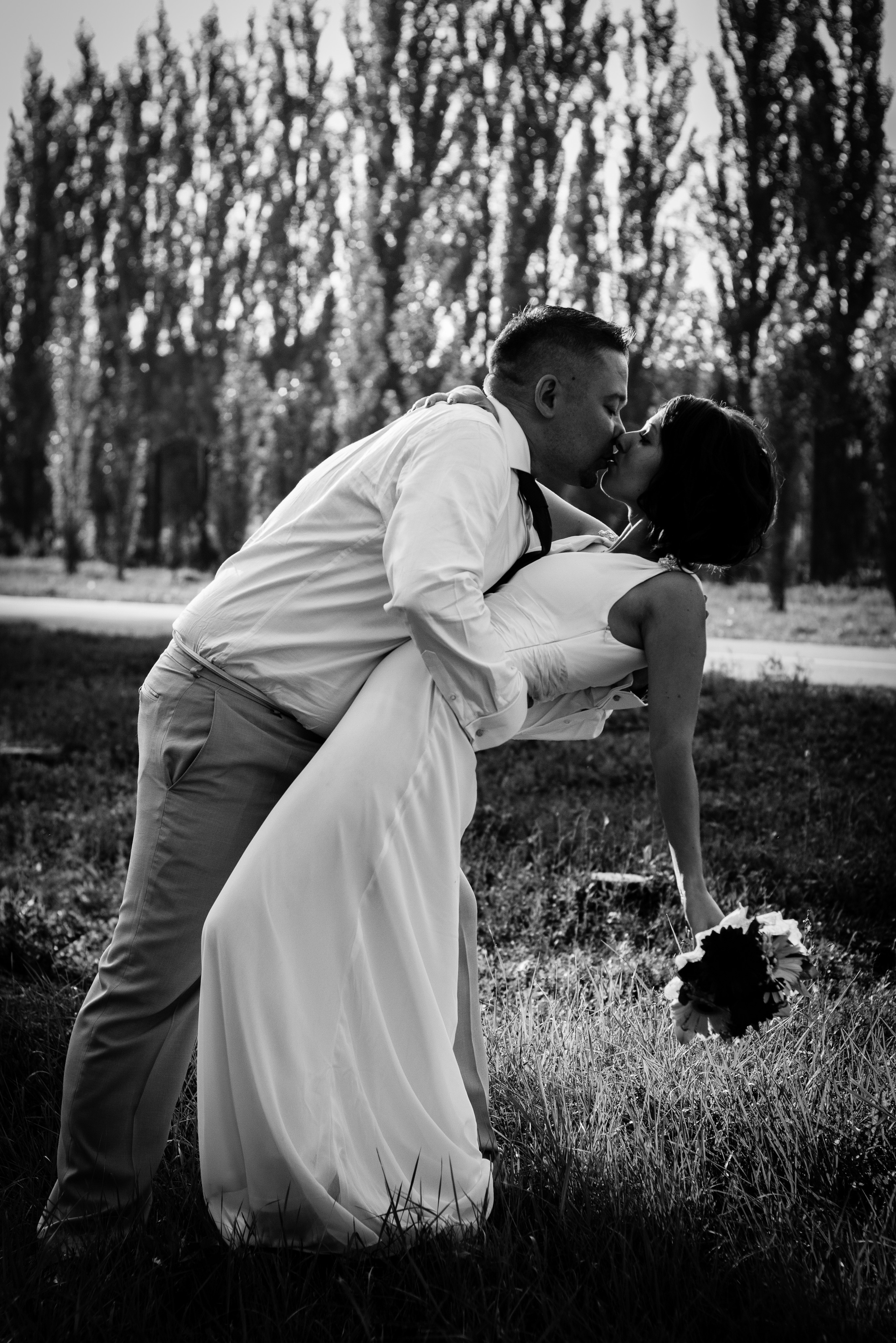 Свадебная прогулка Рафаэля и Галины в городе Салават. Фотограф в Сочи Тиунова Маргарита и Тиунов Евгений