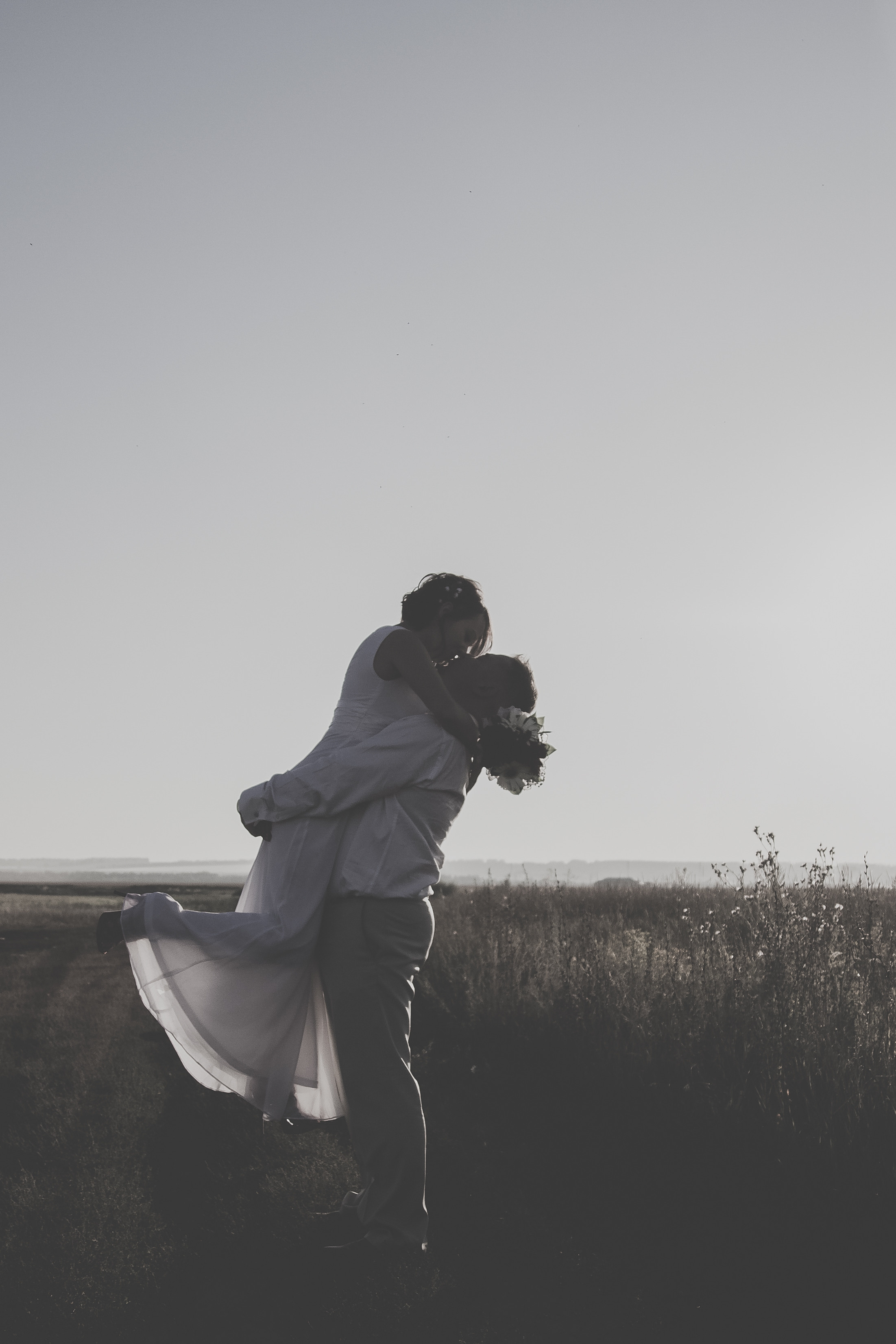 Свадебная прогулка Рафаэля и Галины в городе Салават. Фотограф в Сочи Тиунова Маргарита и Тиунов Евгений