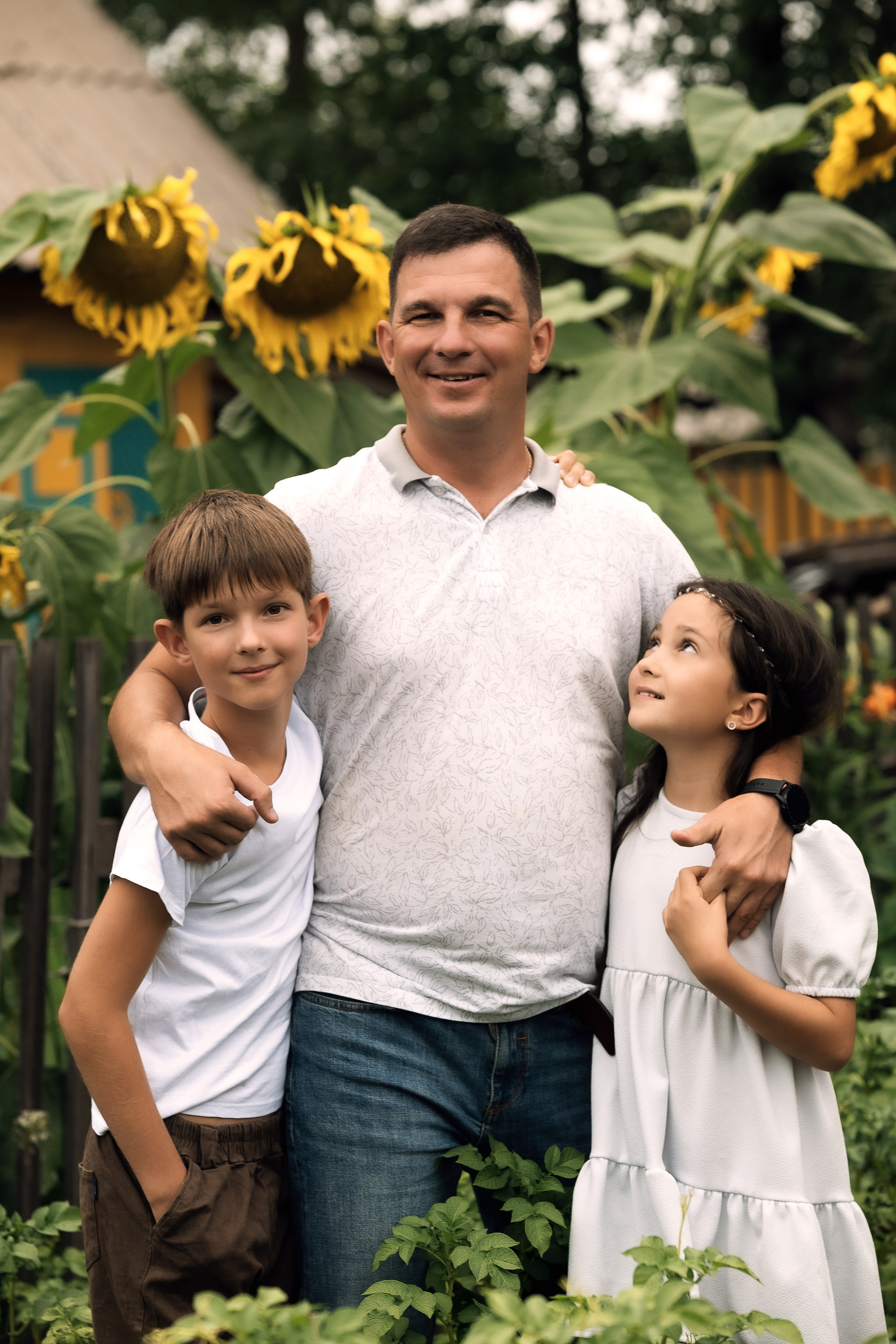 Семейная фотосессия на даче Чита. Портретный фотограф в Чите Анна Камратова. Помогу Вам создать историю, в которой Вы — главный герой!