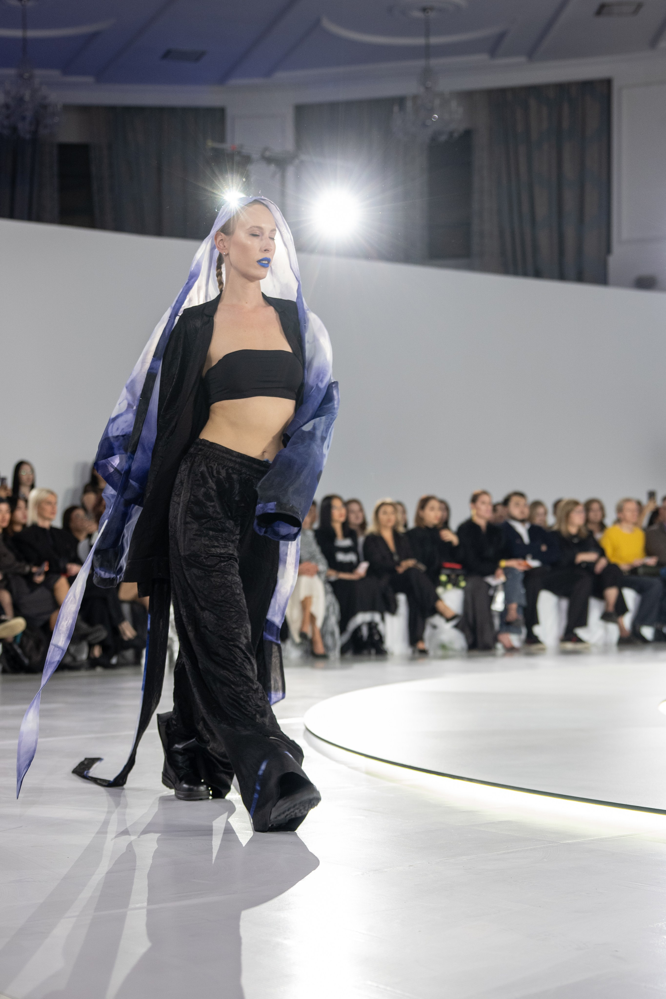 Брэнд Yang Lain. Сайт Алматинского НЮ АРТ, будуар и фэшн фотографа Дениса Карпенко