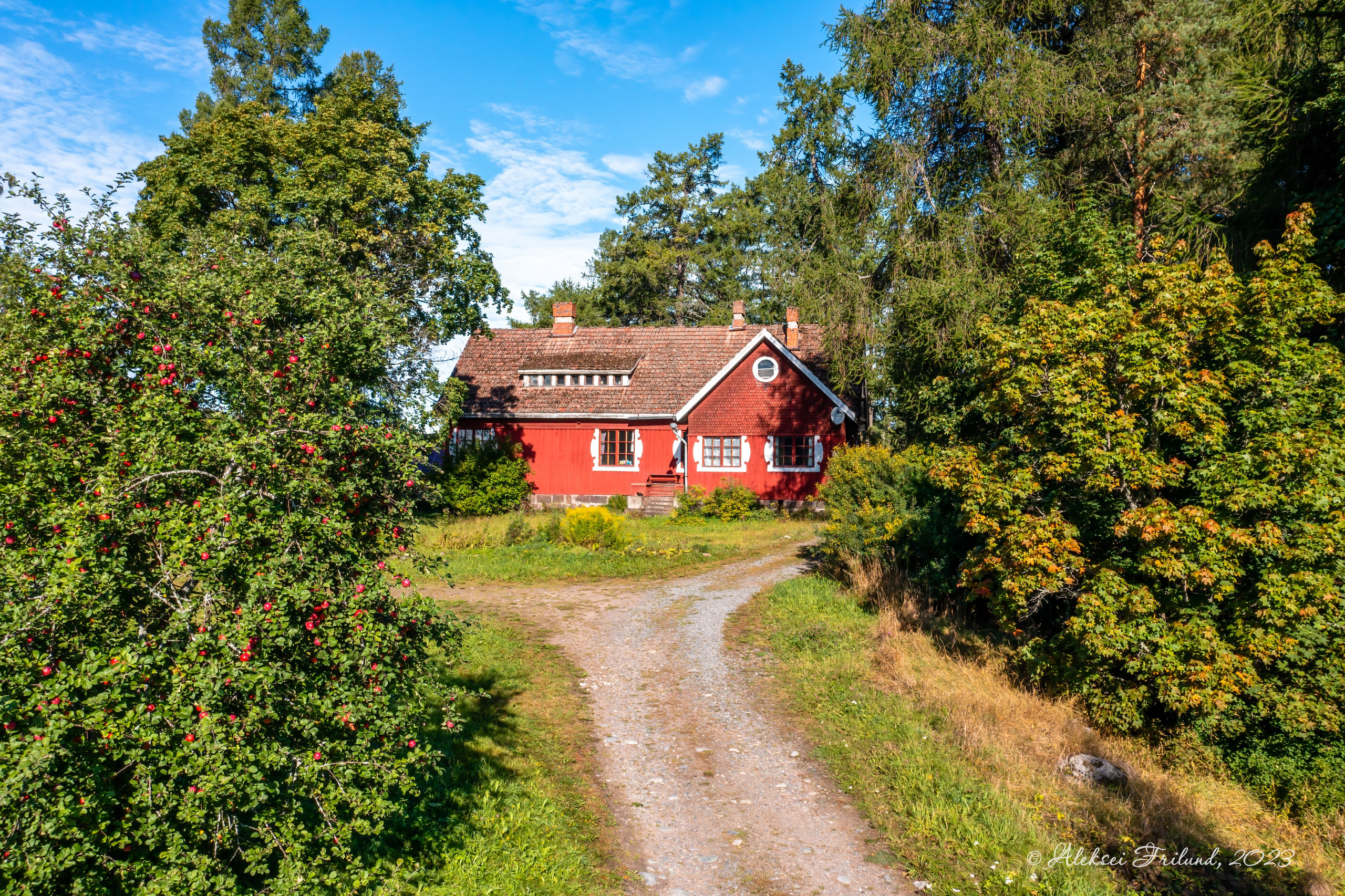 Дом-музей «Усадьба Ларса Сонка», пос. Куркиеки. Аэросъемка. Фото и Видео в Карелии. Алексей Фрилунд