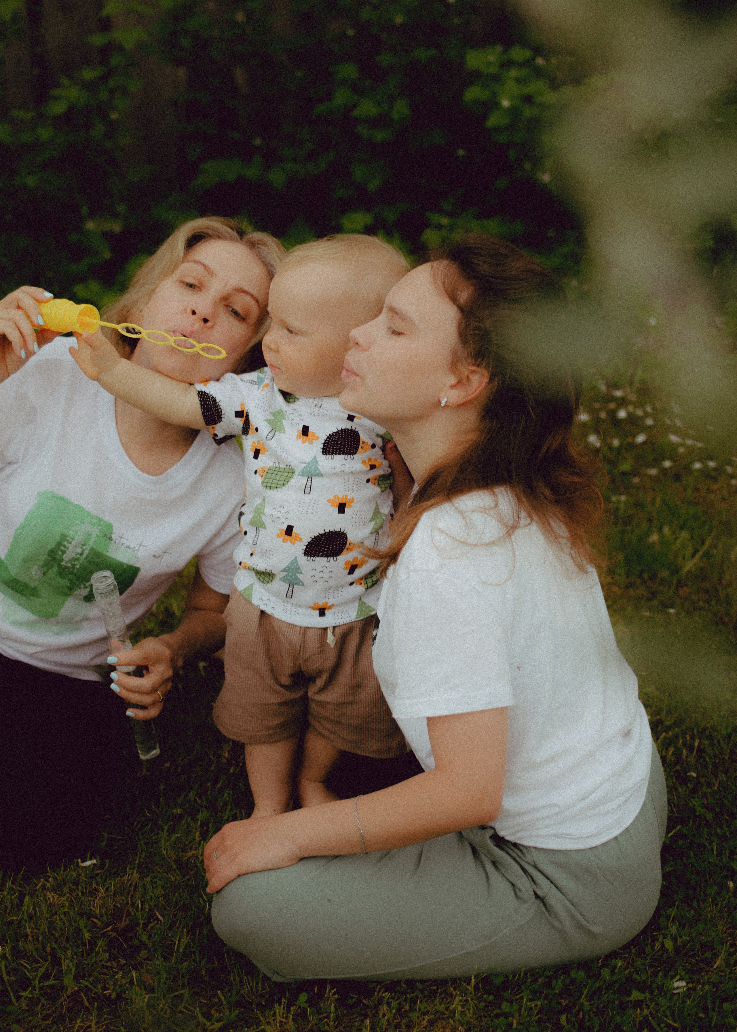 Бабушка Ира, мама Даша и маленький Ваня. Александра Крашевская. Портретный фотограф в Москве и Санкт-Петербурге