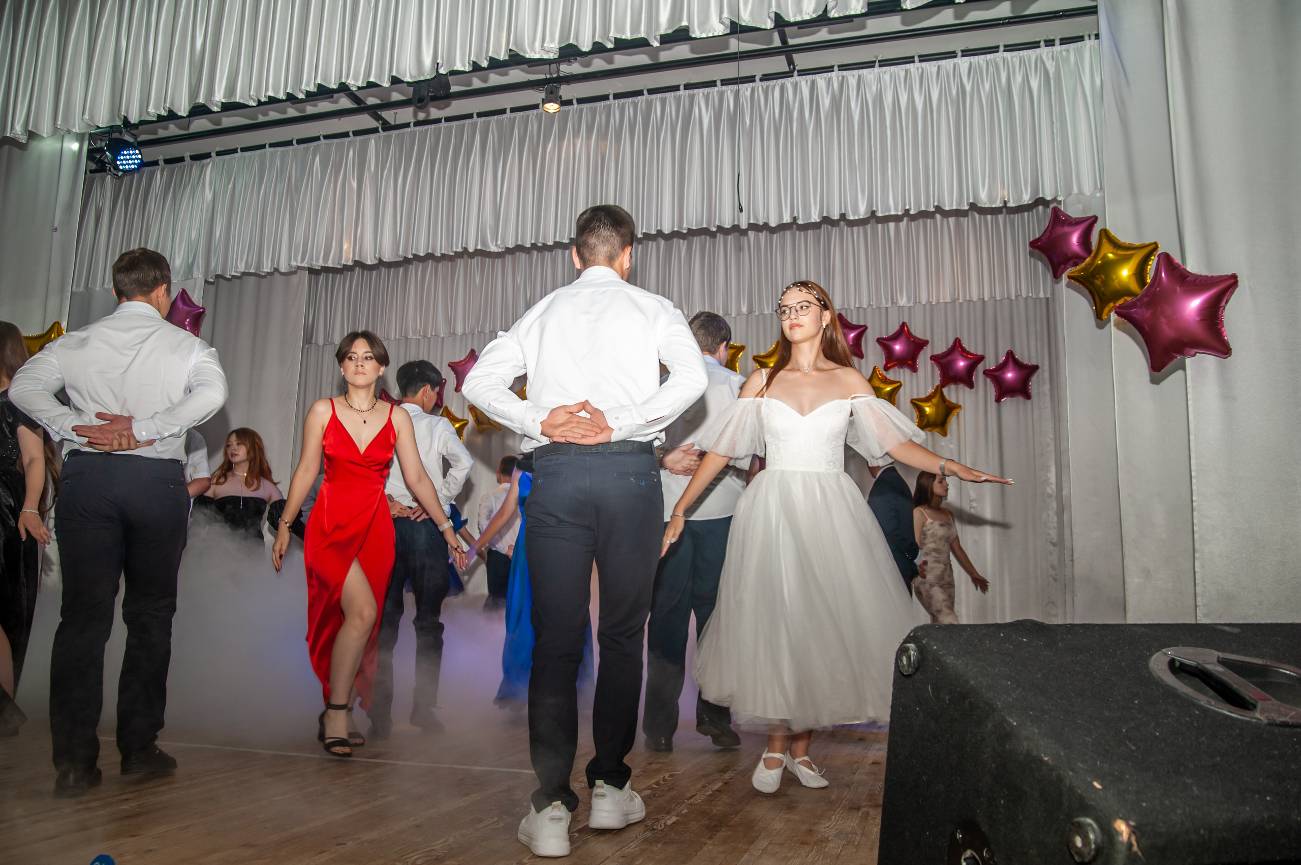 Выпускной МАОУ СОШ № 17 им. Эдуарда Есаяна. Свадебный и семейный фотограф Денис Лукьянов в Краснодаре, Краснодарском крае и Республике Крым