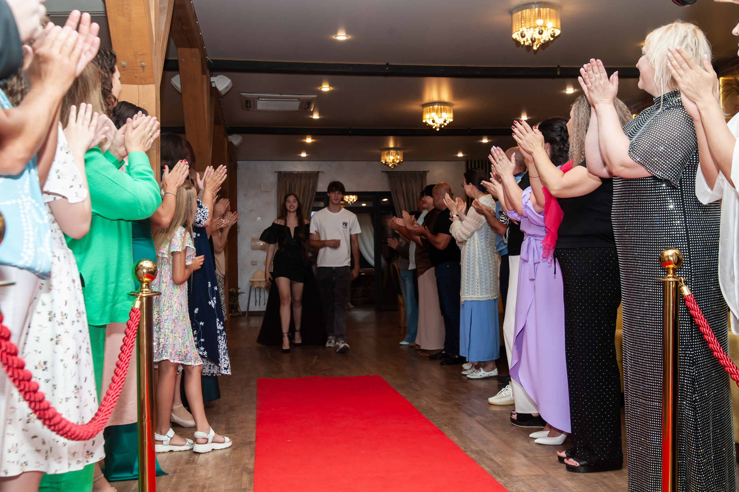 Выпускной МАОУ СОШ № 17 им. Эдуарда Есаяна. Свадебный и семейный фотограф Денис Лукьянов в Краснодаре, Краснодарском крае и Республике Крым